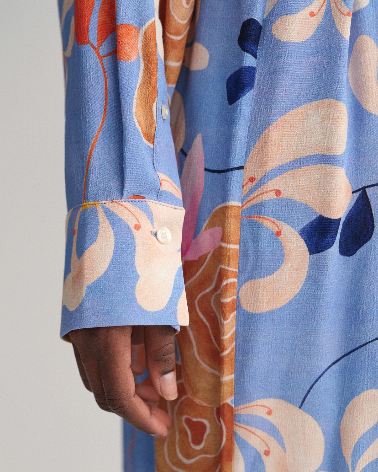 Printtikuvioitu Floral-mekko, jossa v‑pääntie