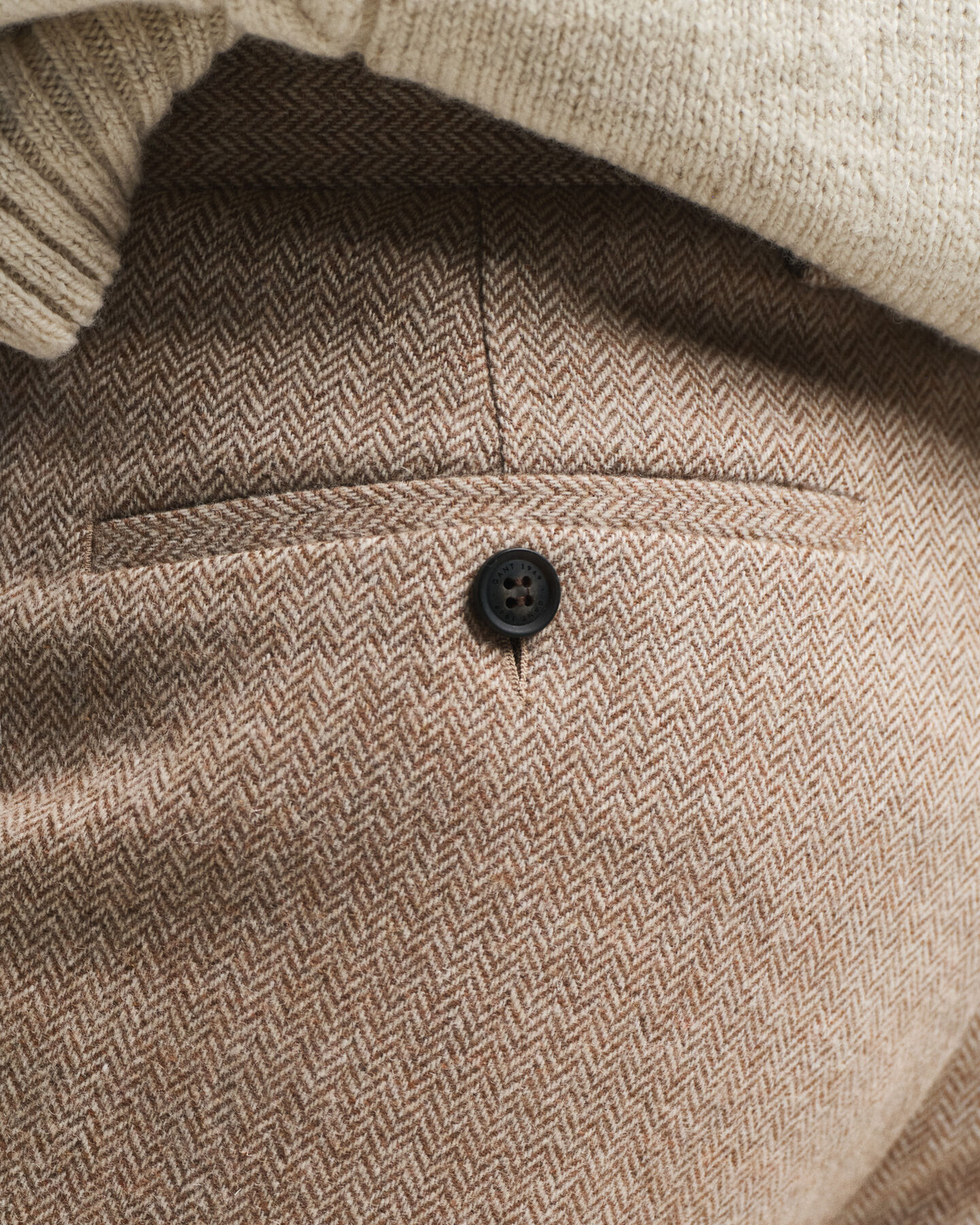 Slim&nbsp;fit ‑mitoitetut kalanruotokuvioiset puvunhousut