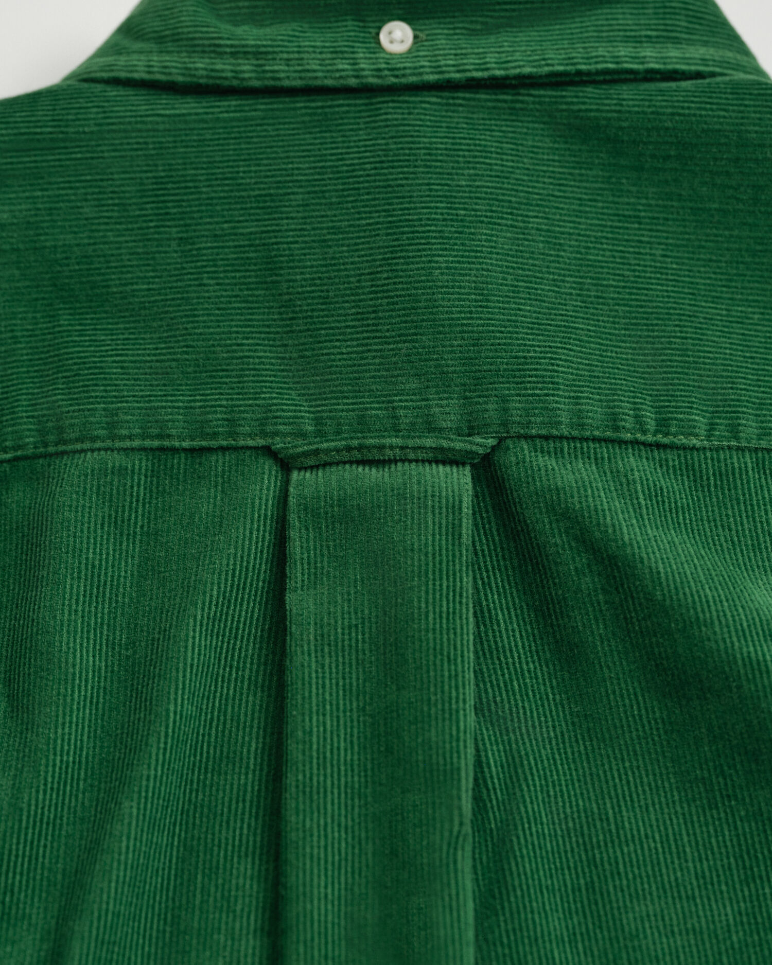 Regular fit ‑mitoitettu vakosamettipaita