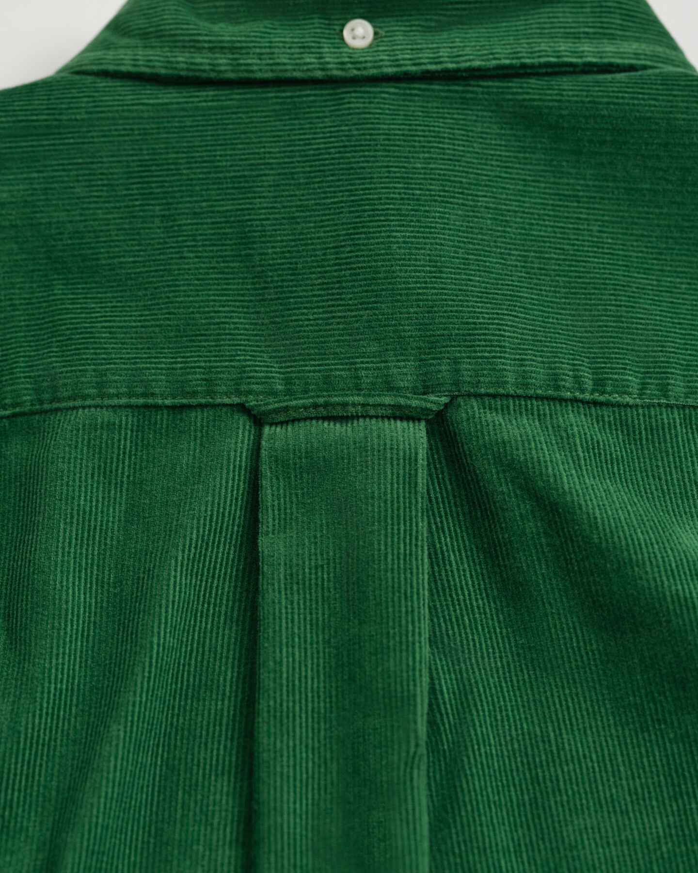 Regular fit ‑mitoitettu vakosamettipaita