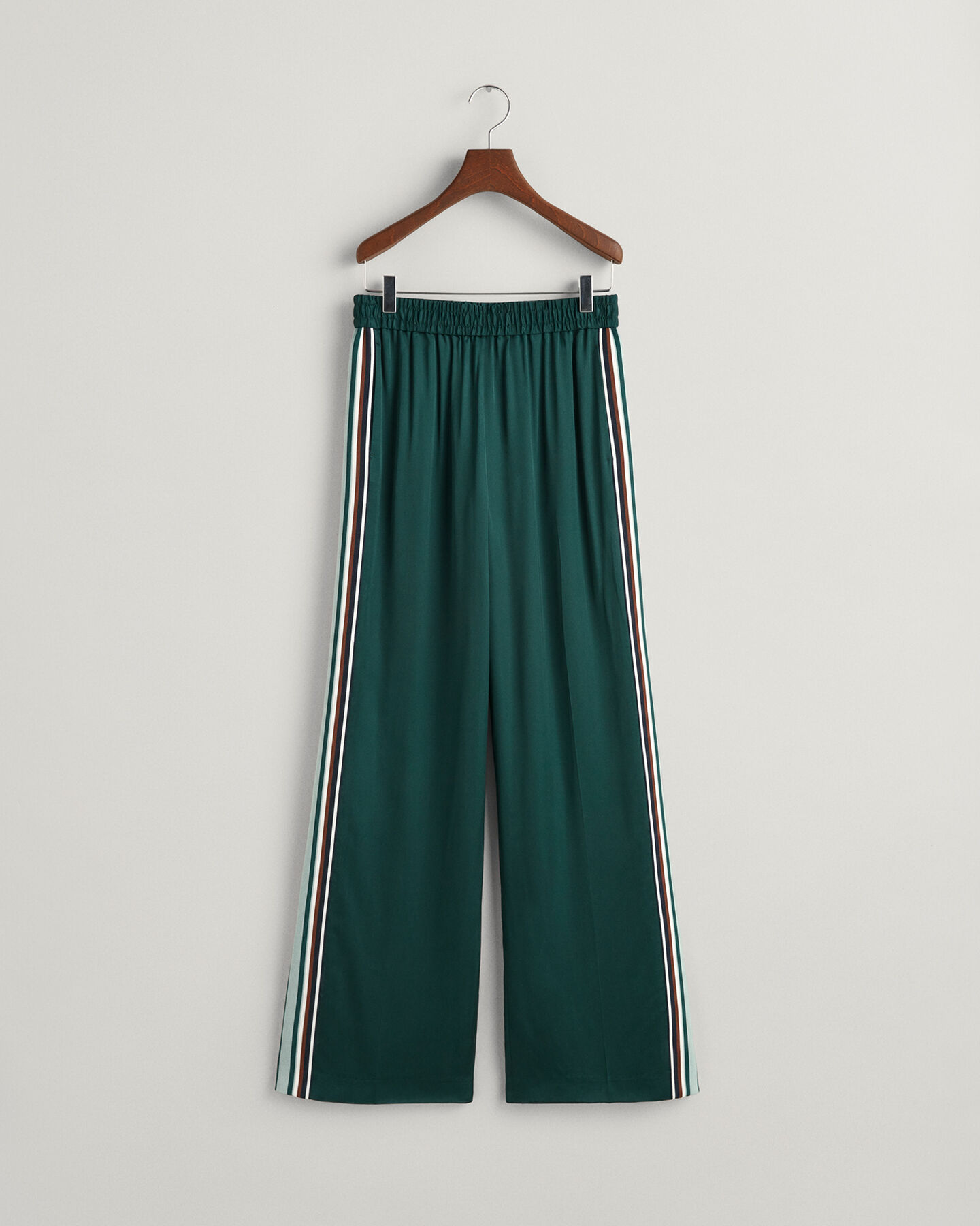 Relaxed fit -mitoitetut huolettomat raitahousut