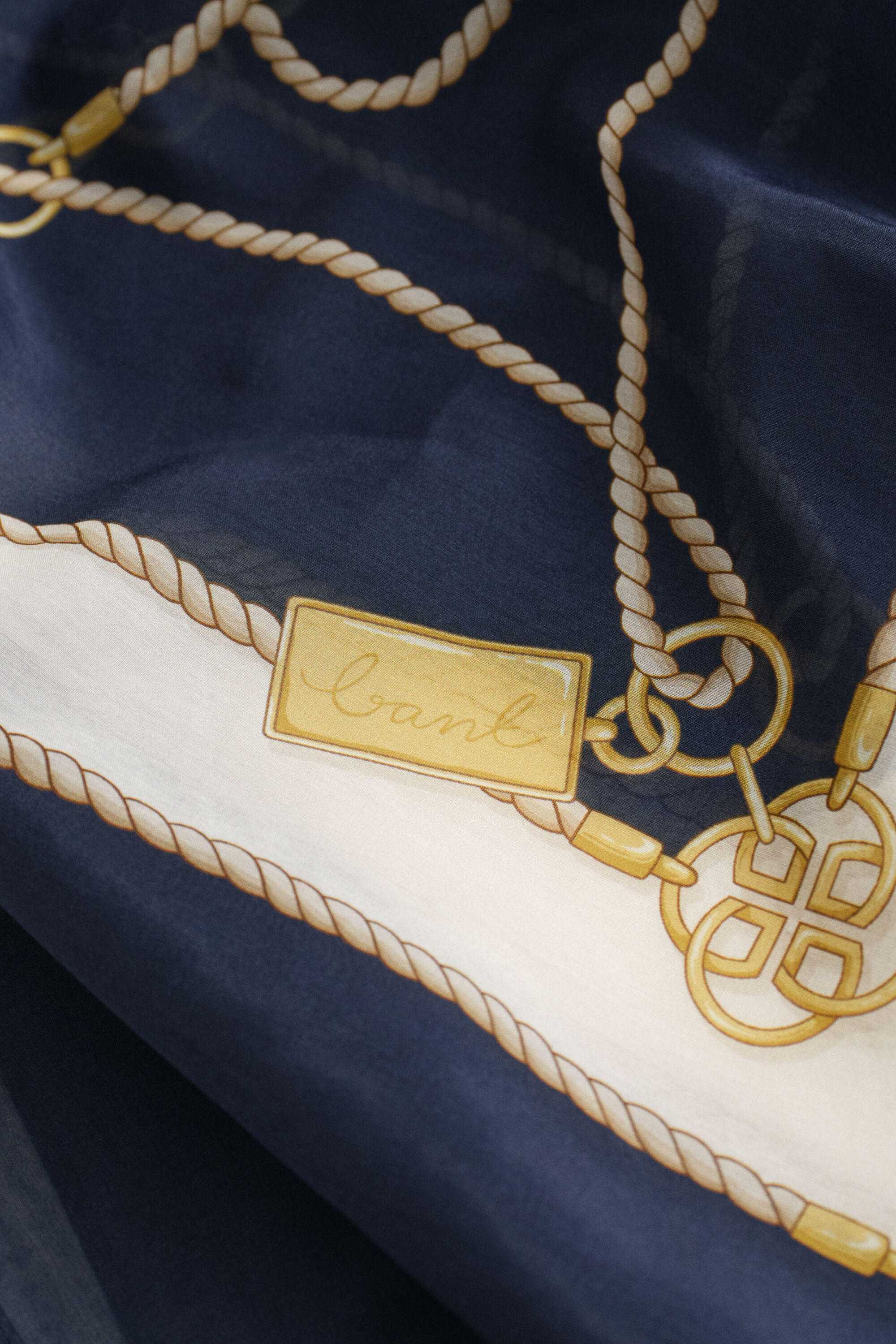 Ketjukuviollinen saronki