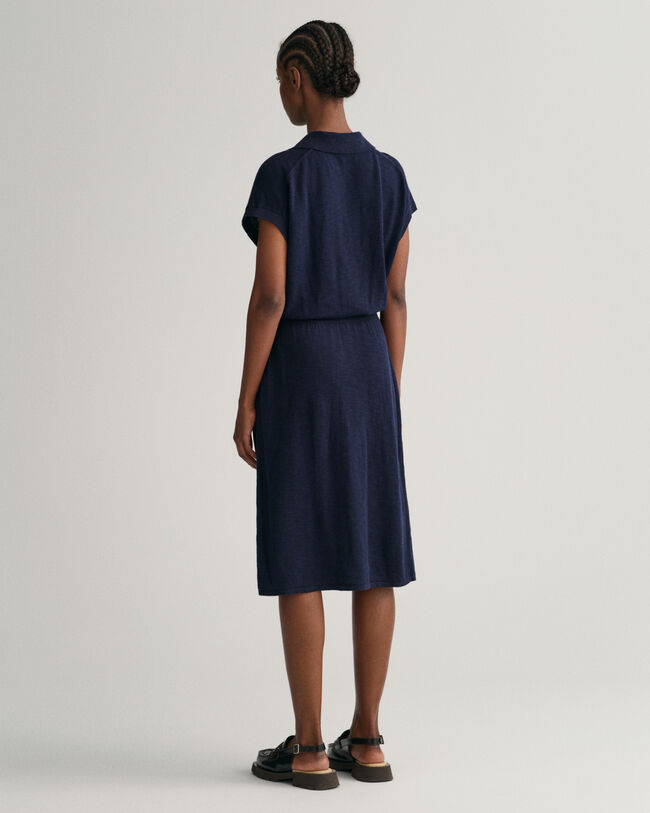 Kauluksellinen pellavasekoitemekko