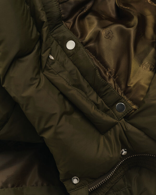 Kokopitkä untuvatakki