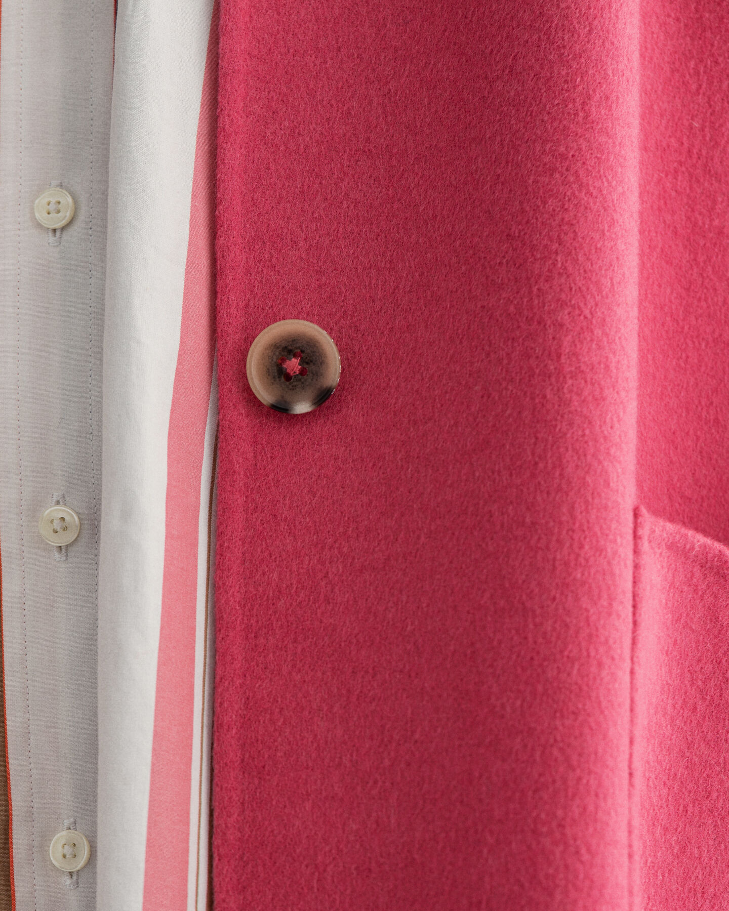 Käsin tikattu GANT Varsity ‑takki