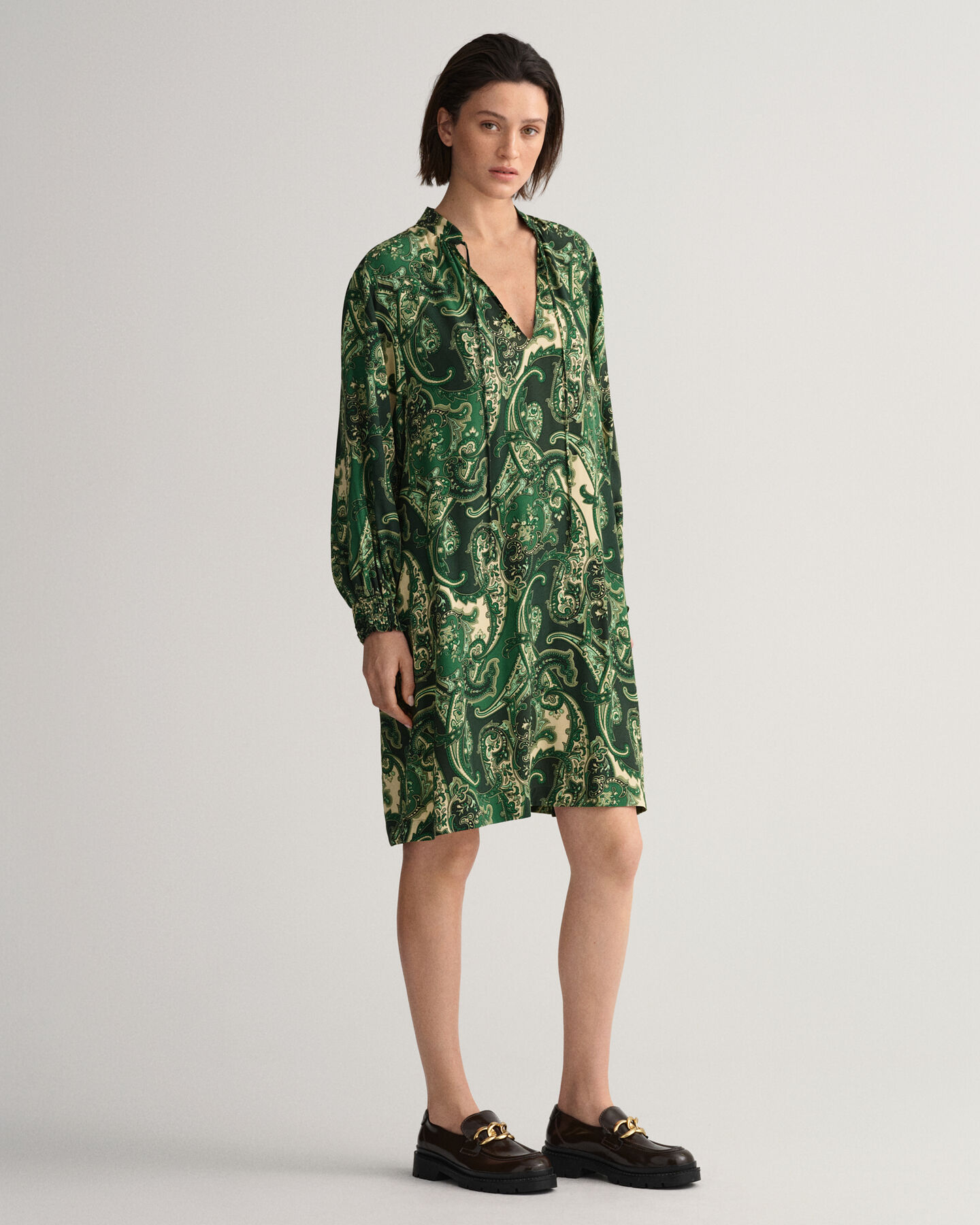 Paisley-pystykaulusmekko