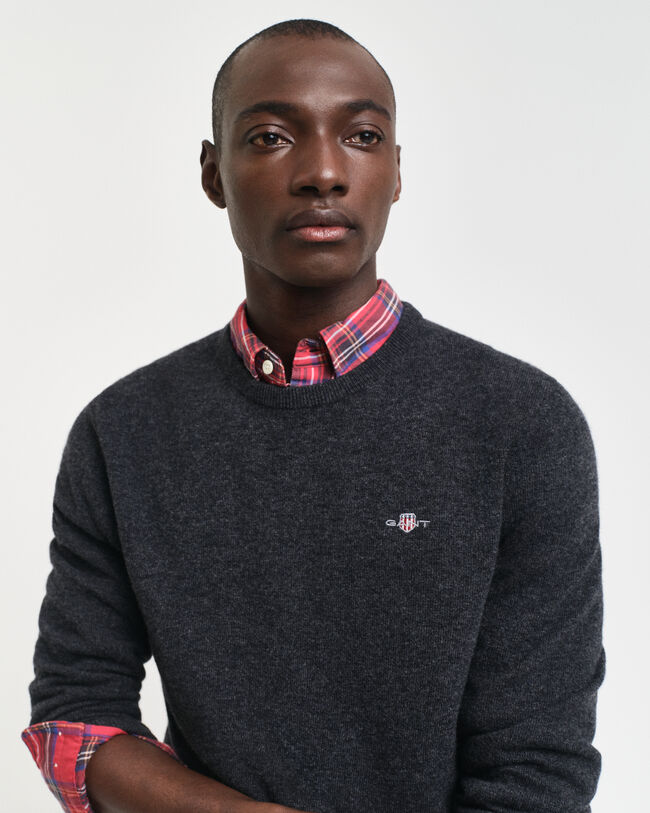 Ohut lampaanvillaneule, py&ouml;re&auml; p&auml;&auml;ntie