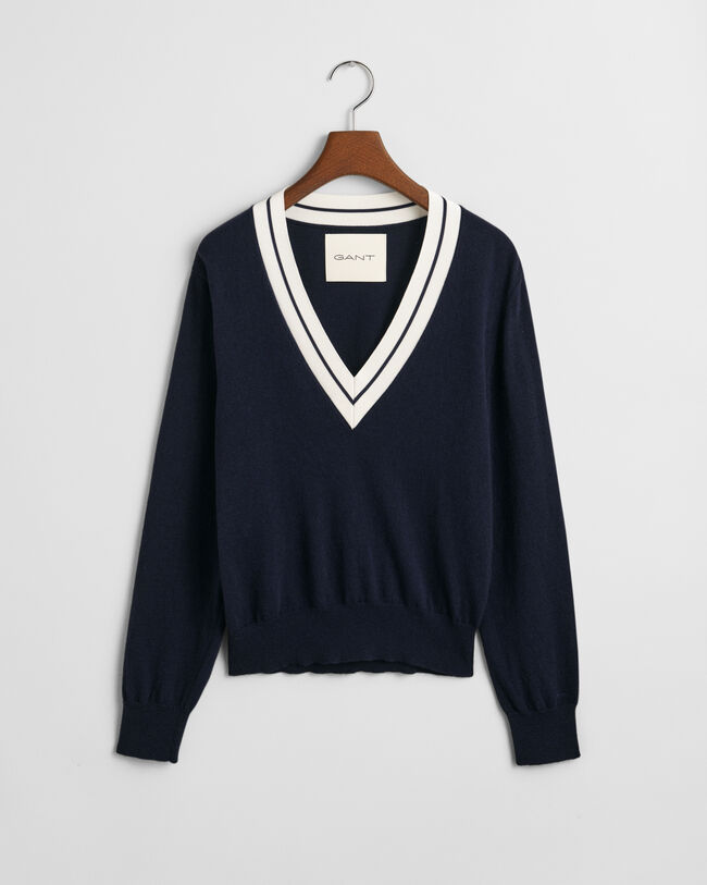 Kontrastivärinen v-neulepusero