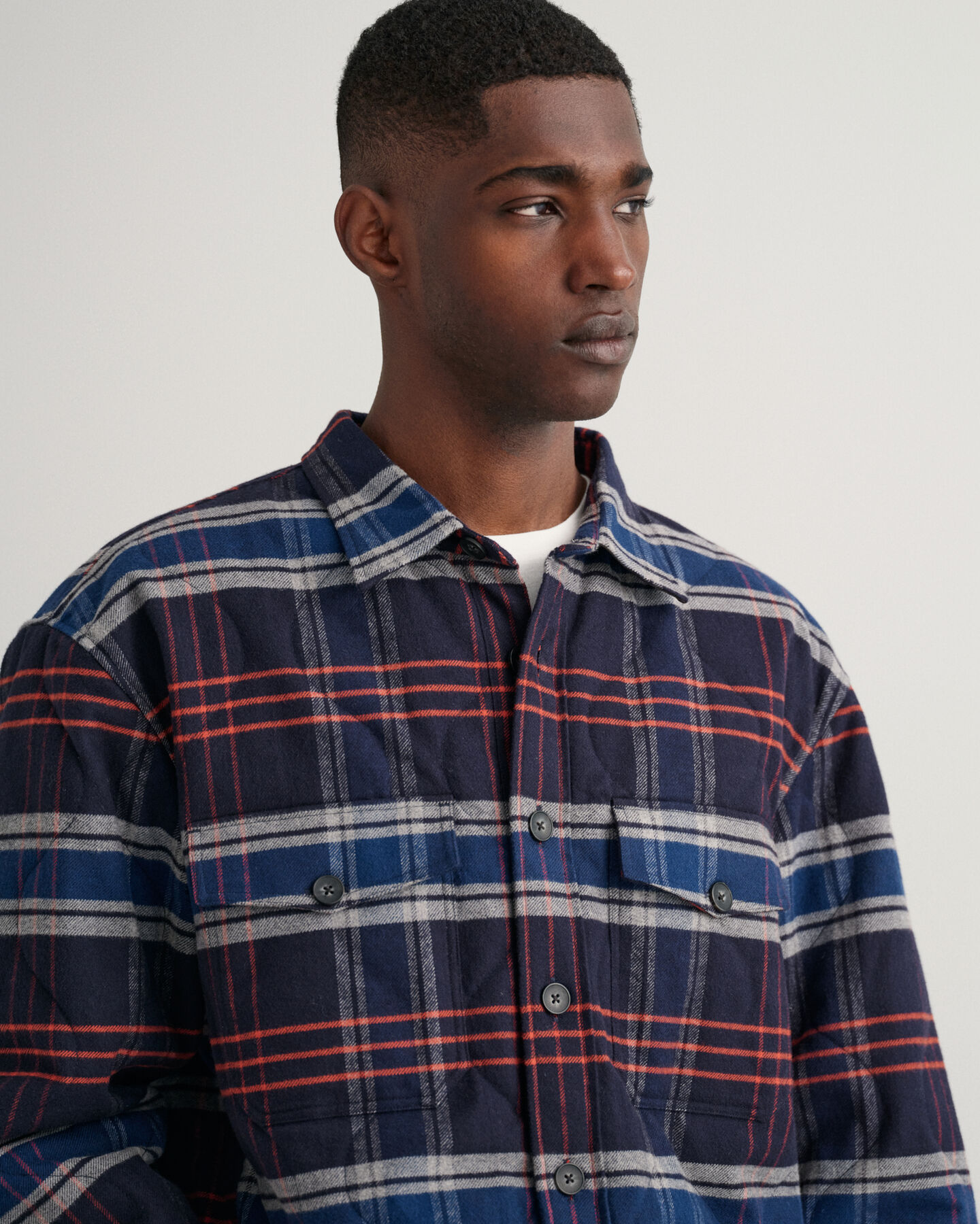 Tikattu flanellikankainen päällyspaita