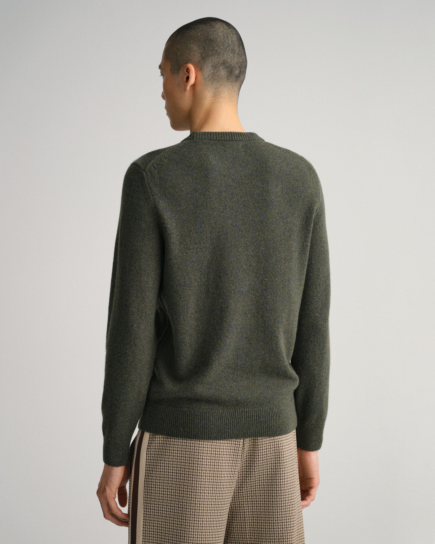 Meleerattu Neps-neulepusero, py&ouml;re&auml; p&auml;&auml;ntie