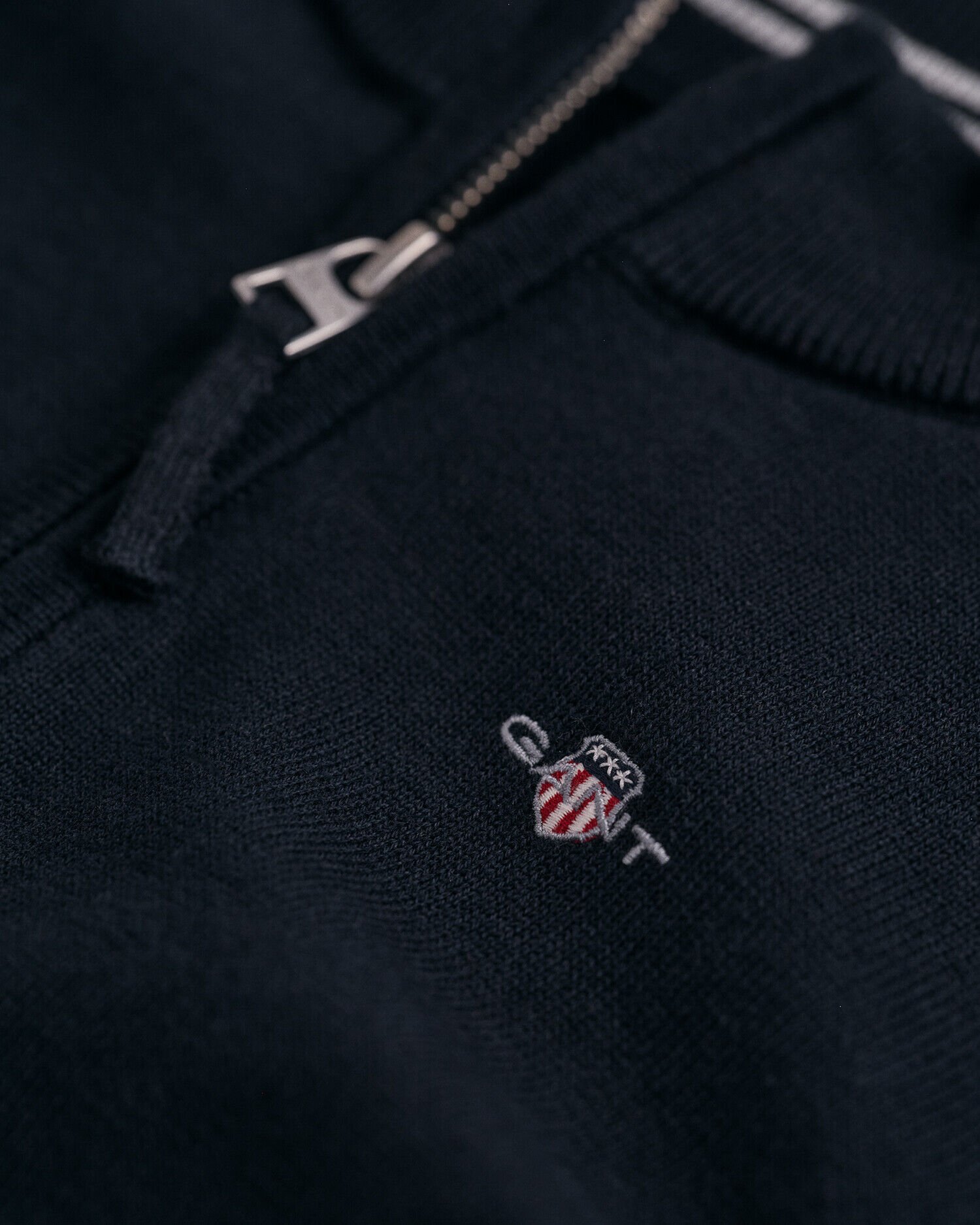 Kids-malliston Shield-puuvillaneulepusero, jossa vetoketju pääntiellä