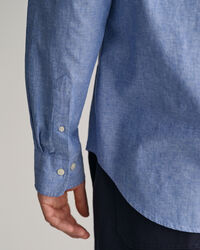 Regular fit ‑mitoitettu puuvilla-pellavapaita