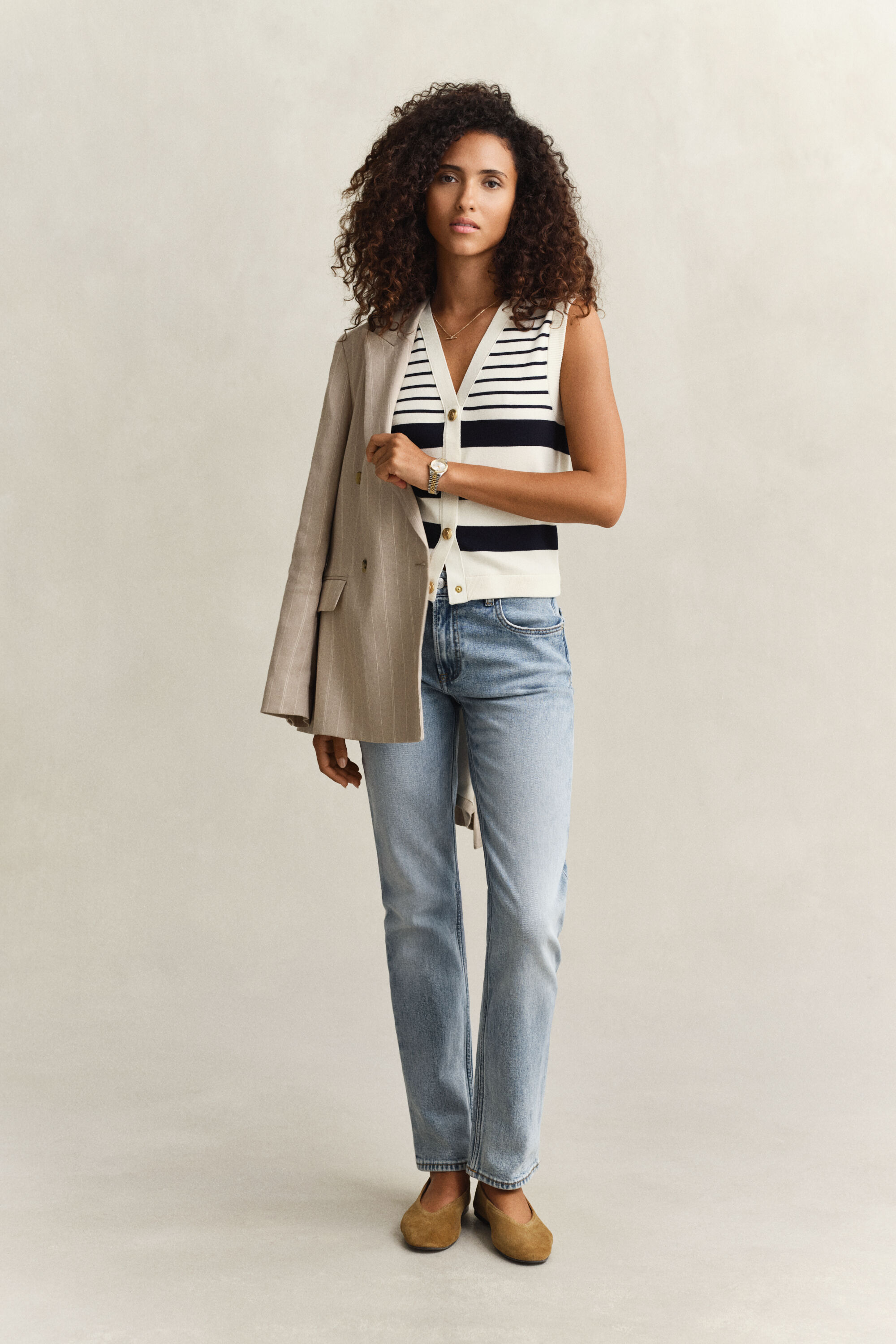 Raidallinen neuleliivi