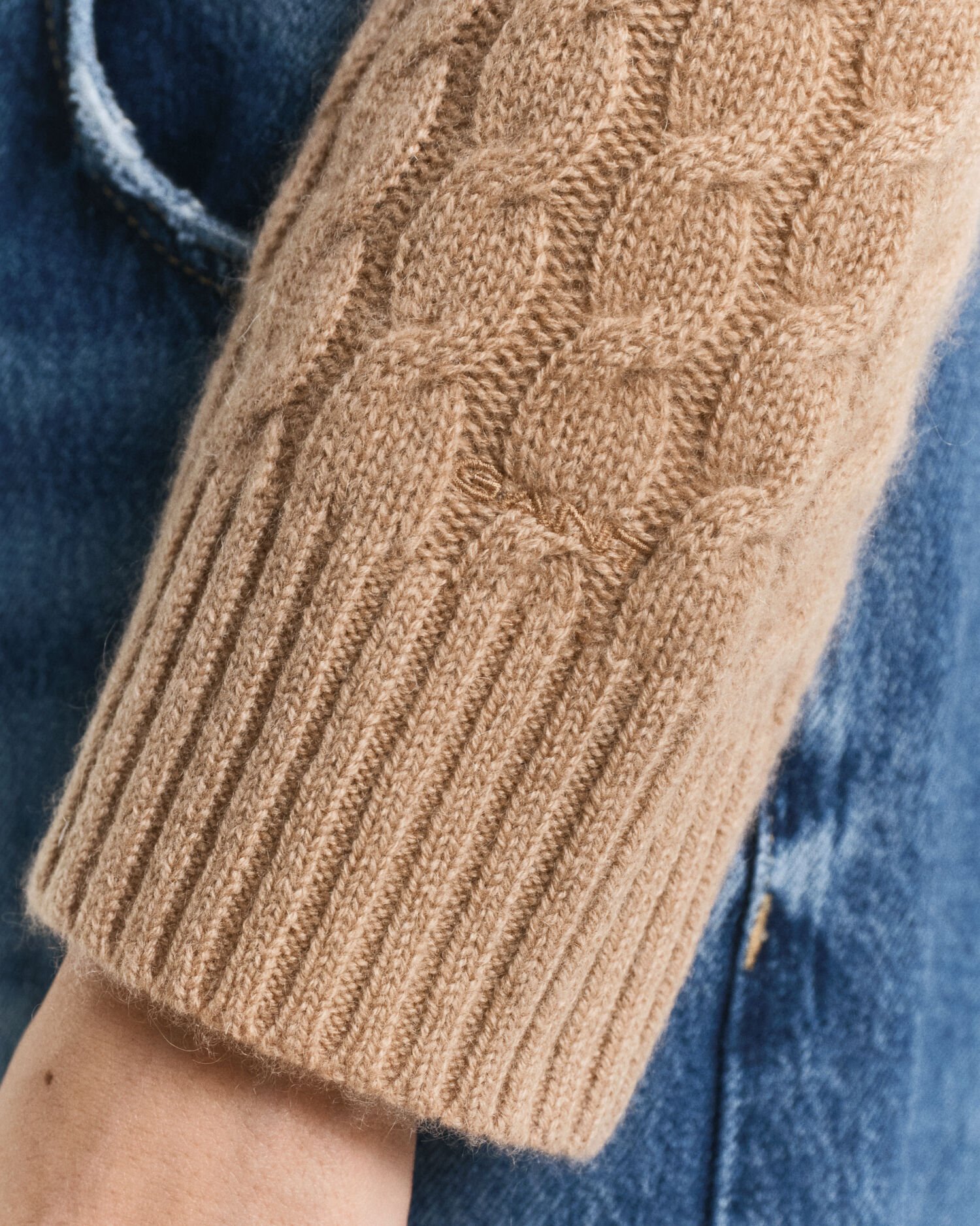 Kašmirvillainen palmikkoneulepusero, pyöreä pääntie