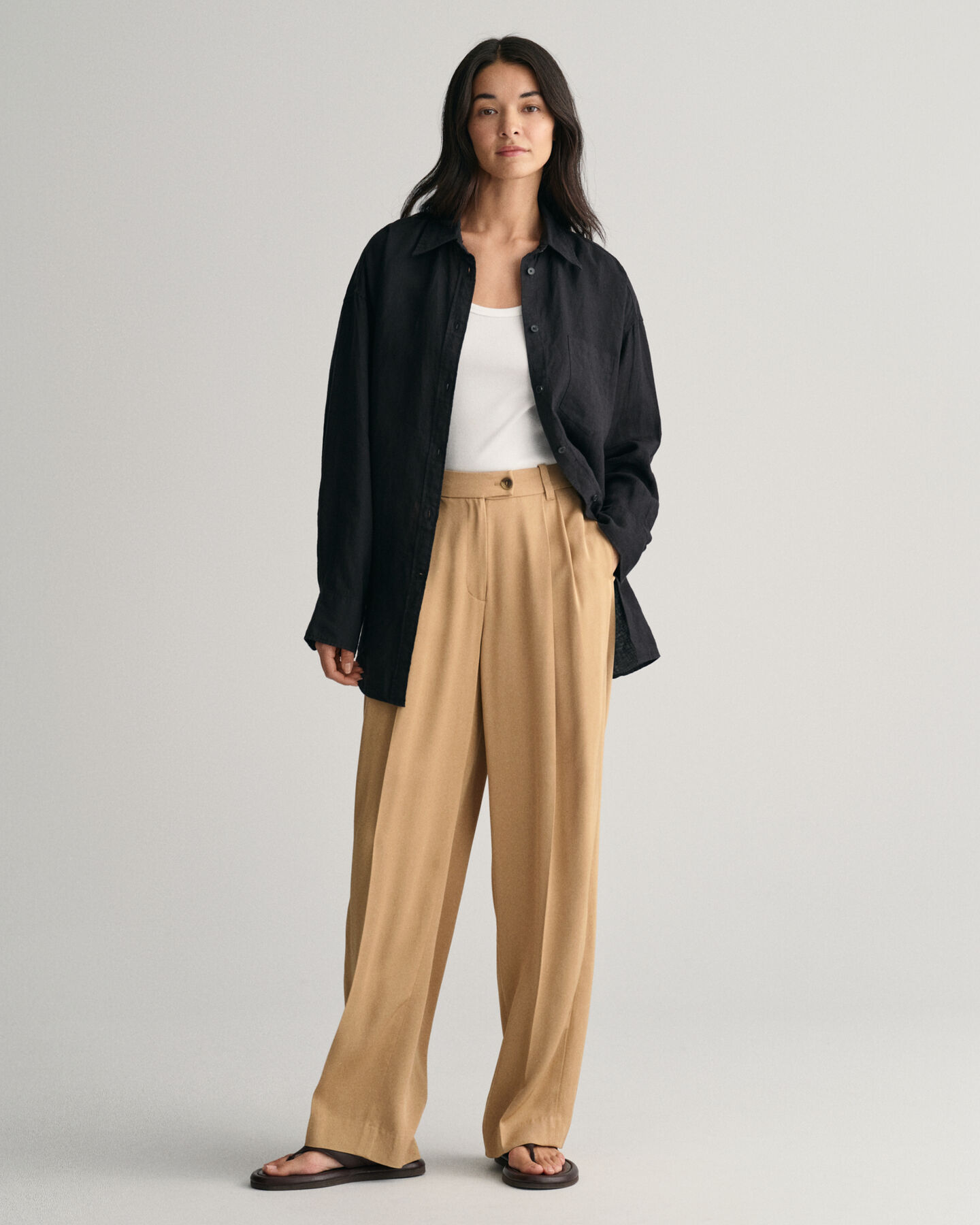 Oversized fit -mitoitettu pellavapaita