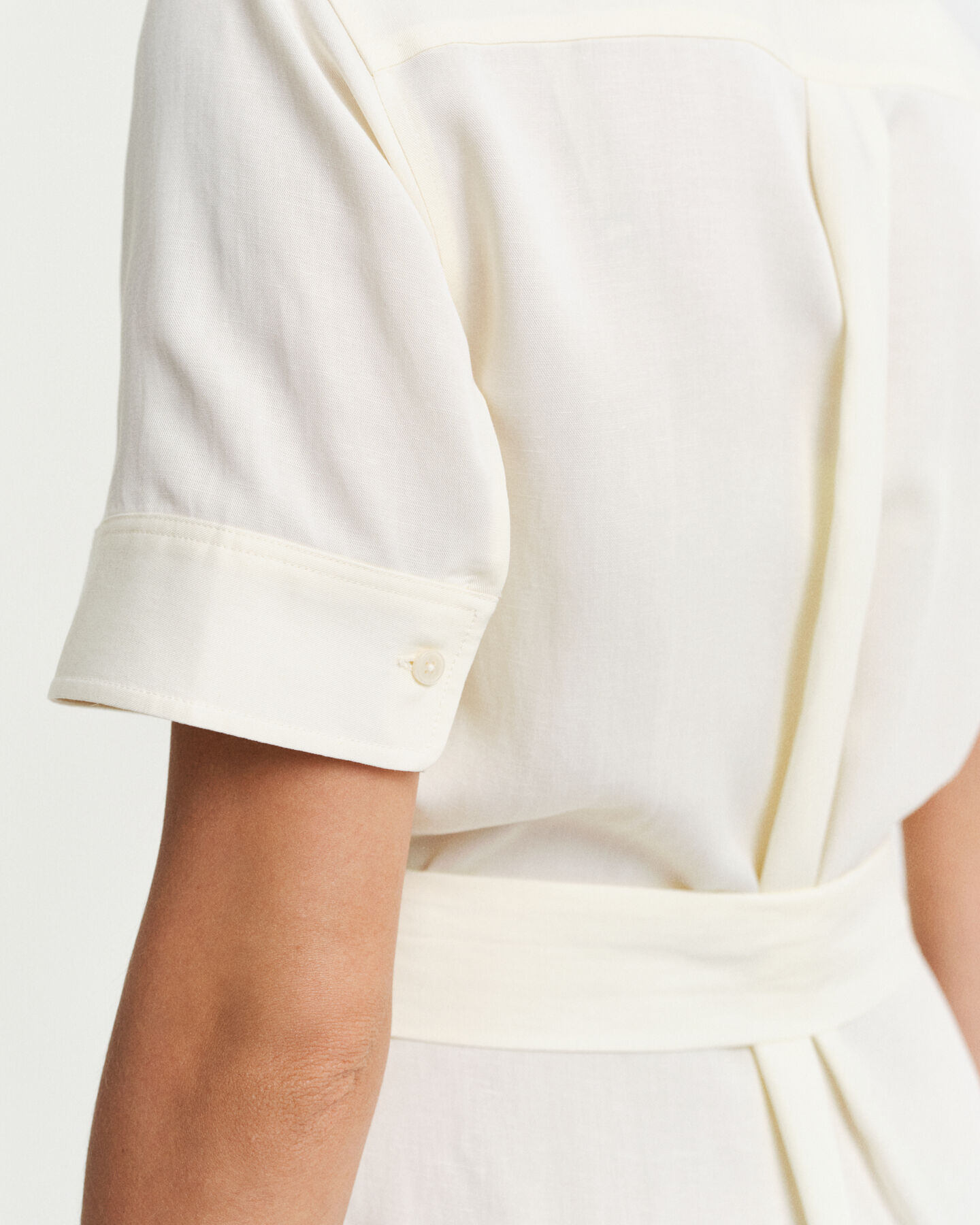 Regular fit ‑mitoitettu taskumekko