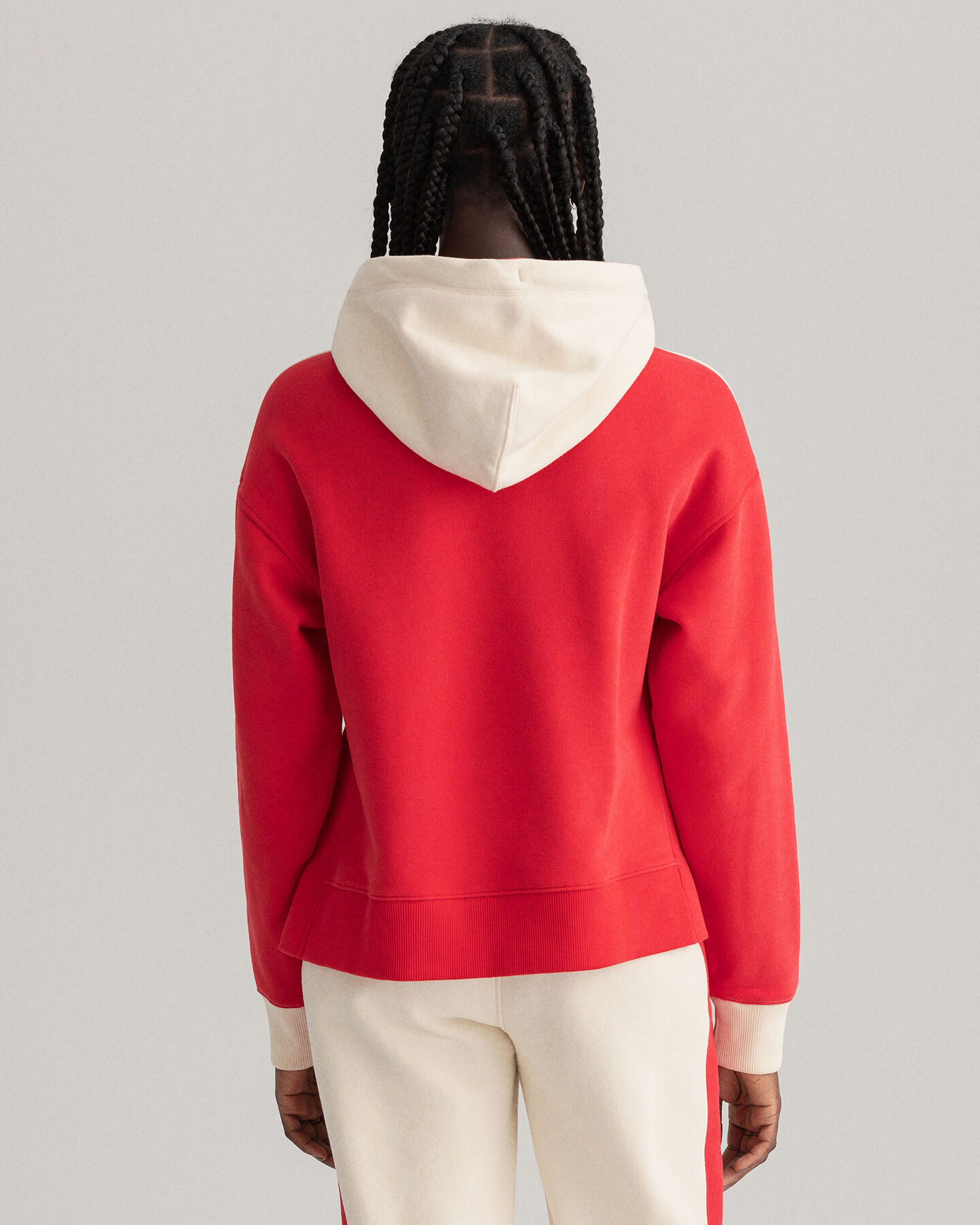 Monivärinen huppari