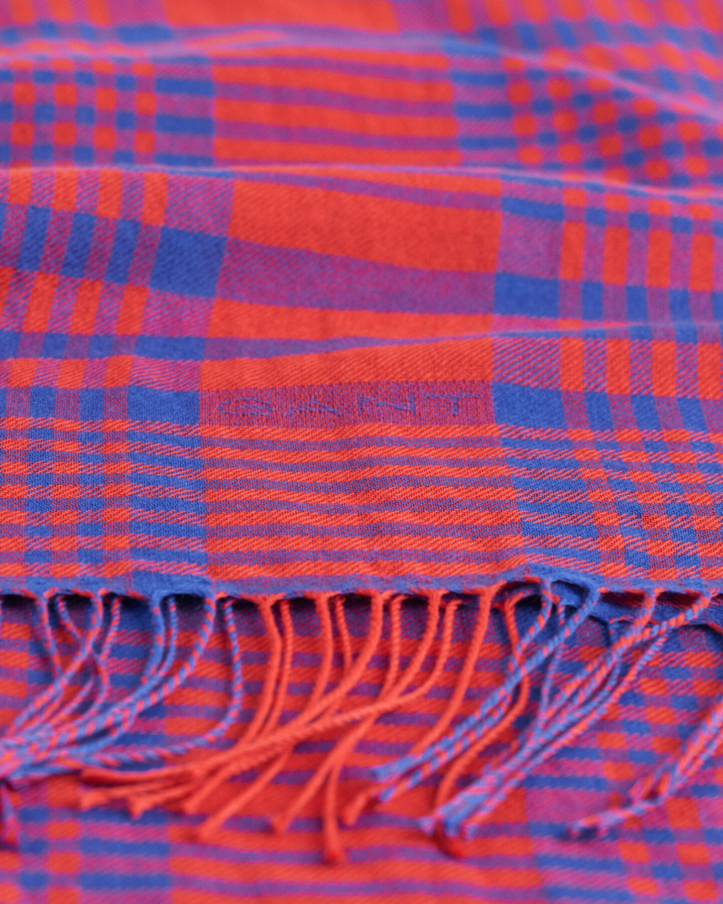 Ruudullinen kudottu merinovillahuivi