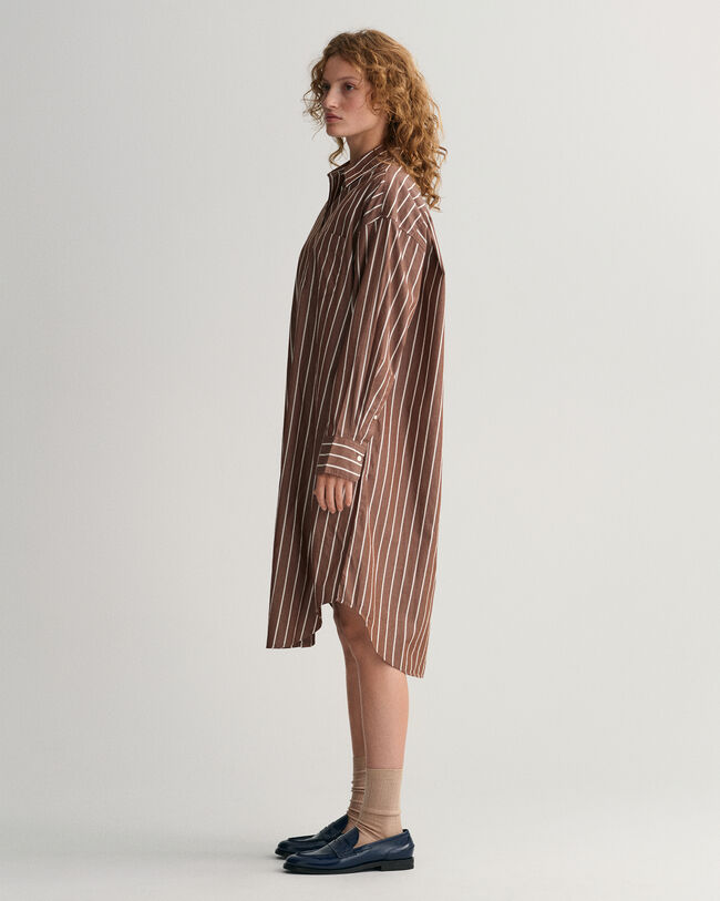 Oversized fit -mitoitettu raidallinen paitamekko