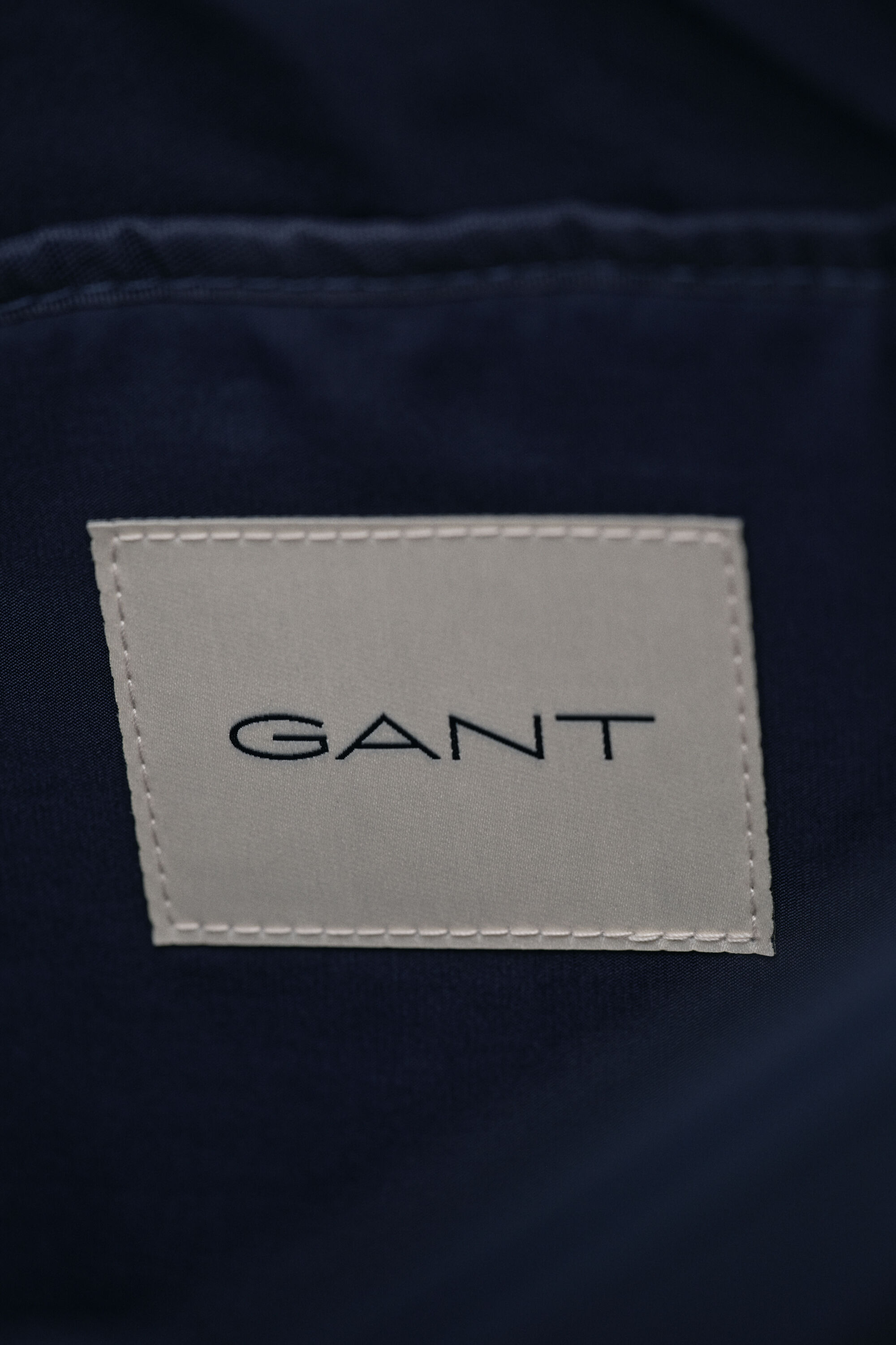 Essential-tietokonelaukku