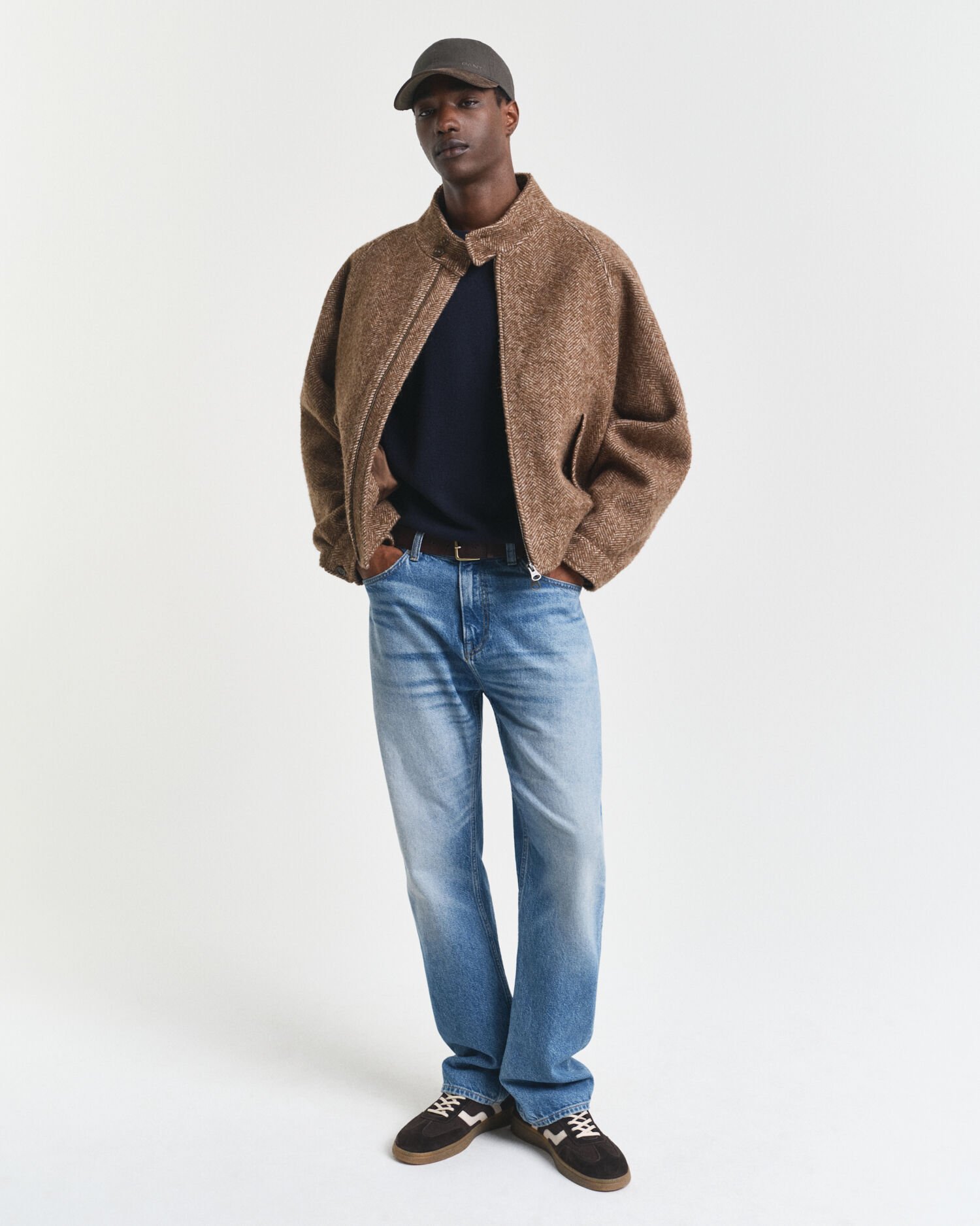 Ohut lampaanvillaneule, pyöreä pääntie