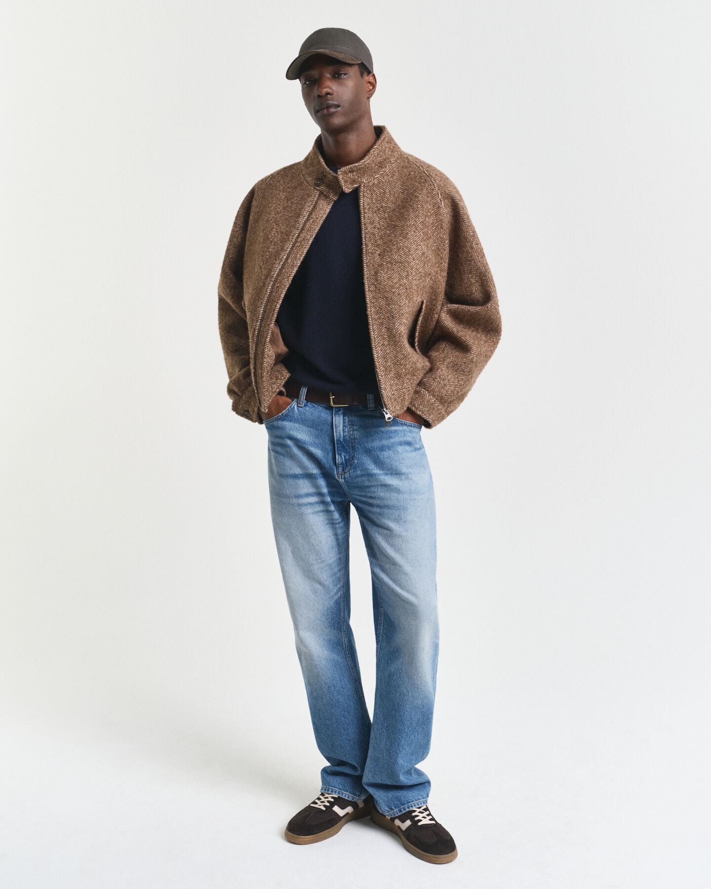 Ohut lampaanvillaneule, pyöreä pääntie