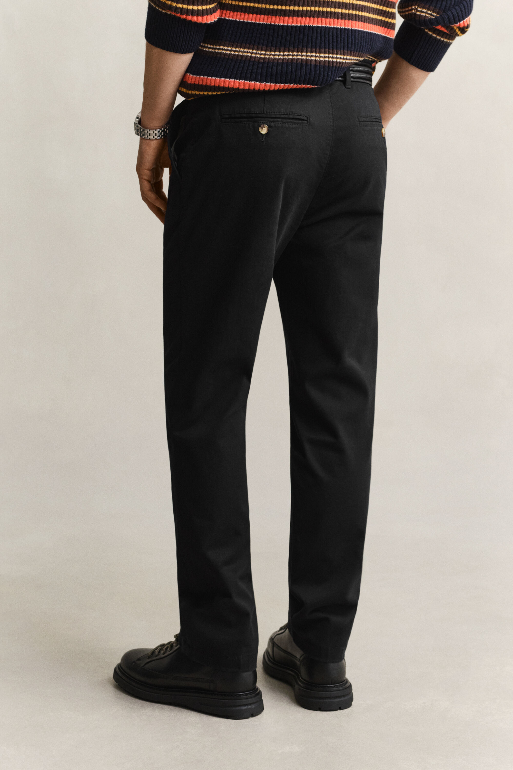 Regular fit ‑mitoitetut klassiset chinot