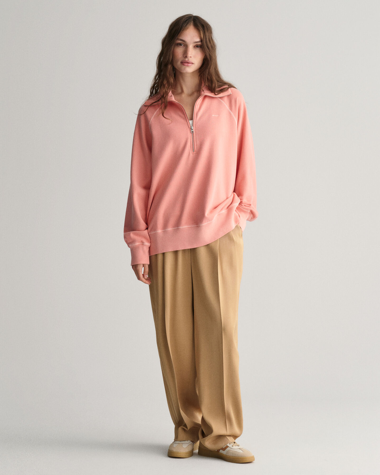 Sunfaded-vetoketjucollegepaita