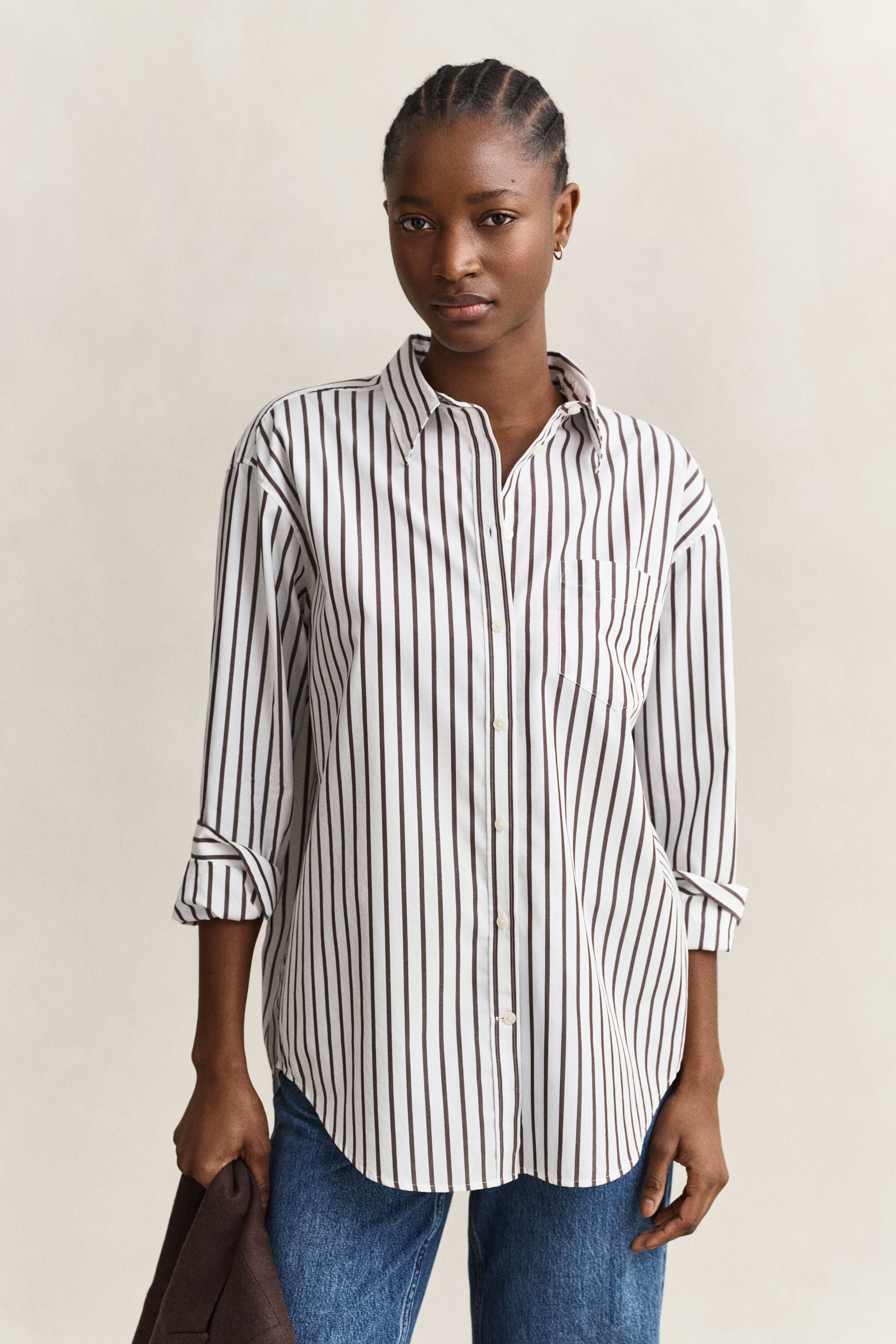 Relaxed fit ‑mitoitettu klassinen popliiniraitapaita