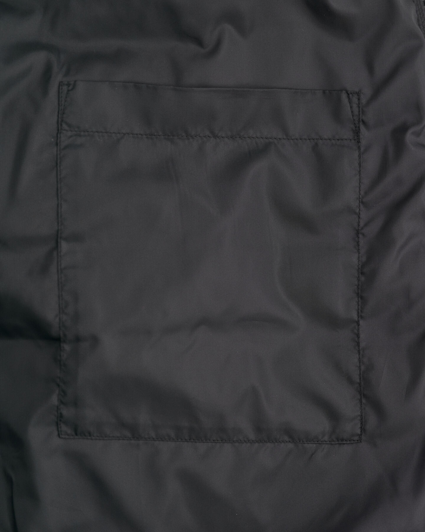 Pilottimallinen kevyttoppatakki