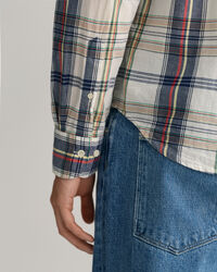 Regular fit ‑mitoitettu paita intialaisesta madrasruutukankaasta