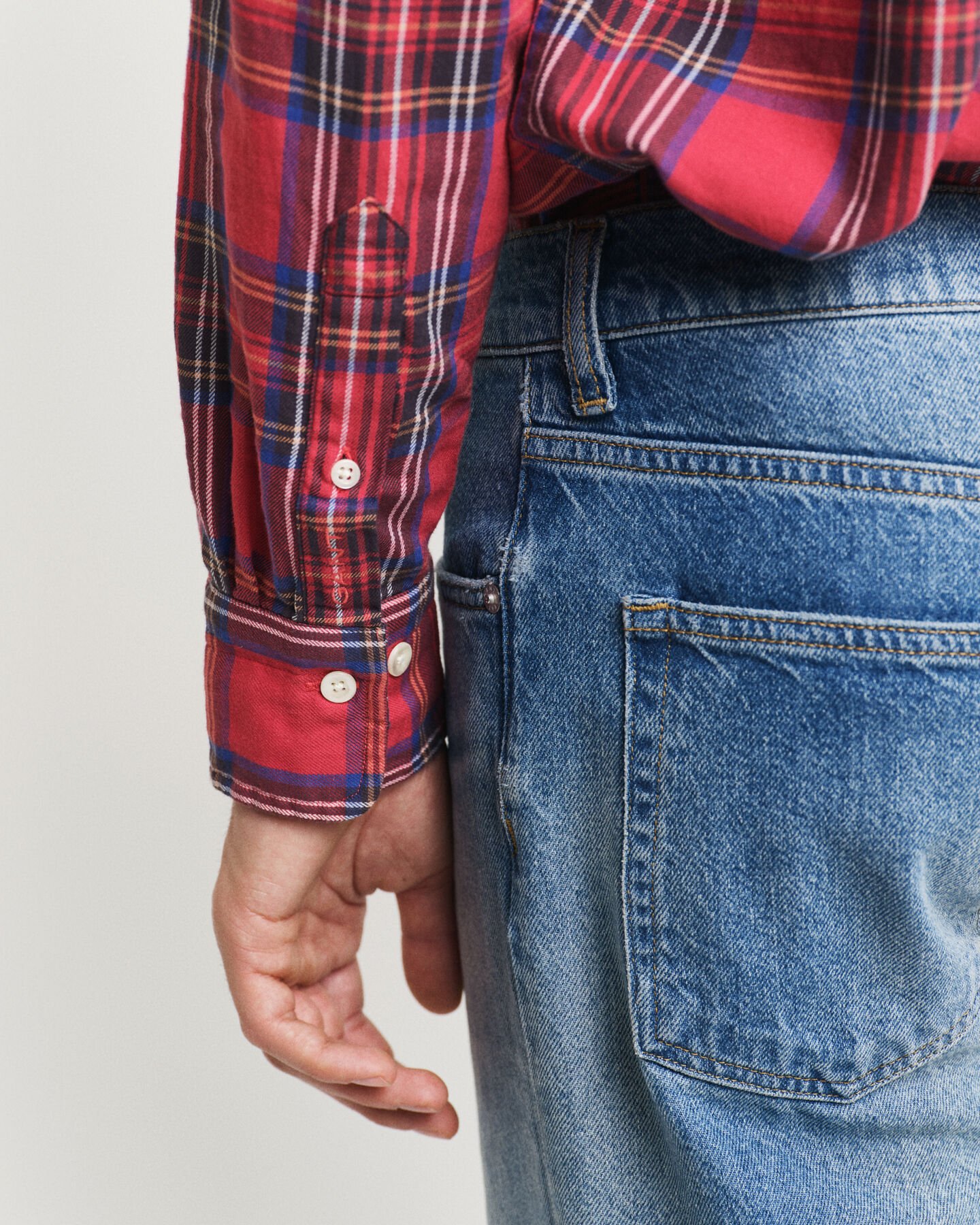 Relaxed fit ‑mitoitettu skottiruutupaita