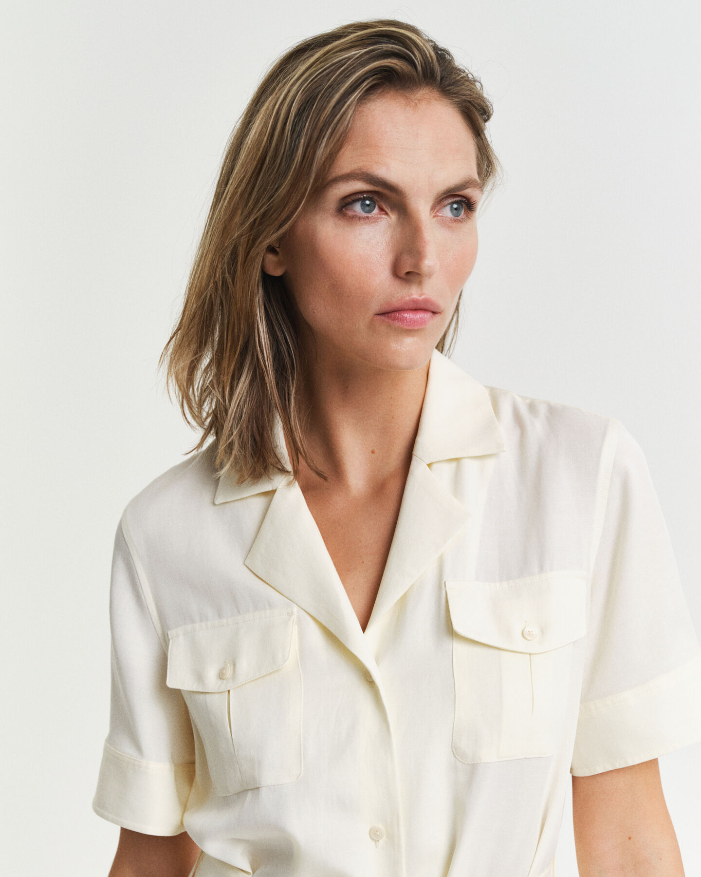 Regular fit ‑mitoitettu taskumekko