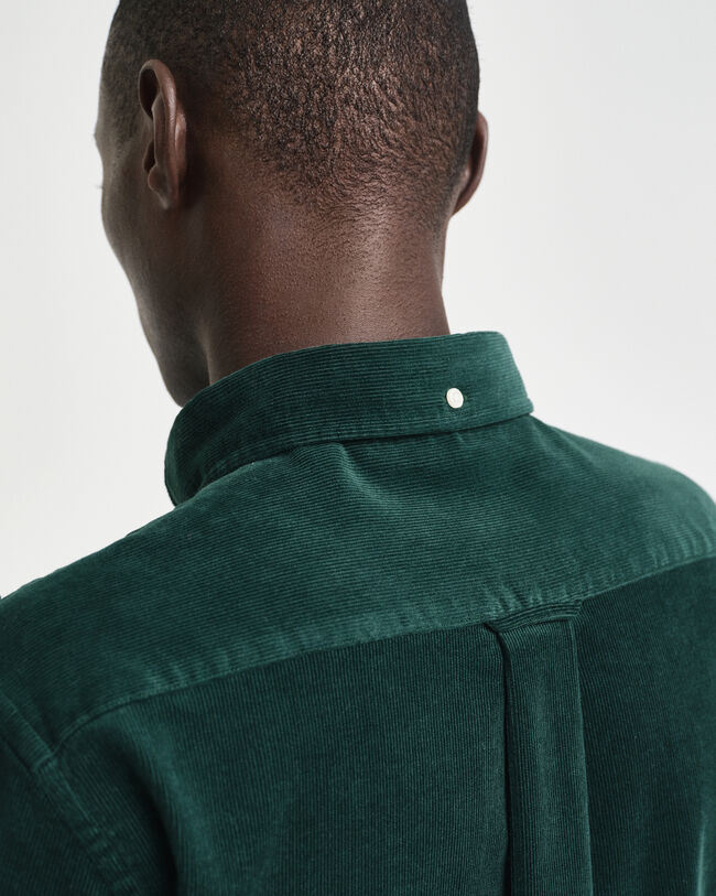 Regular fit ‑mitoitettu vakosamettipaita