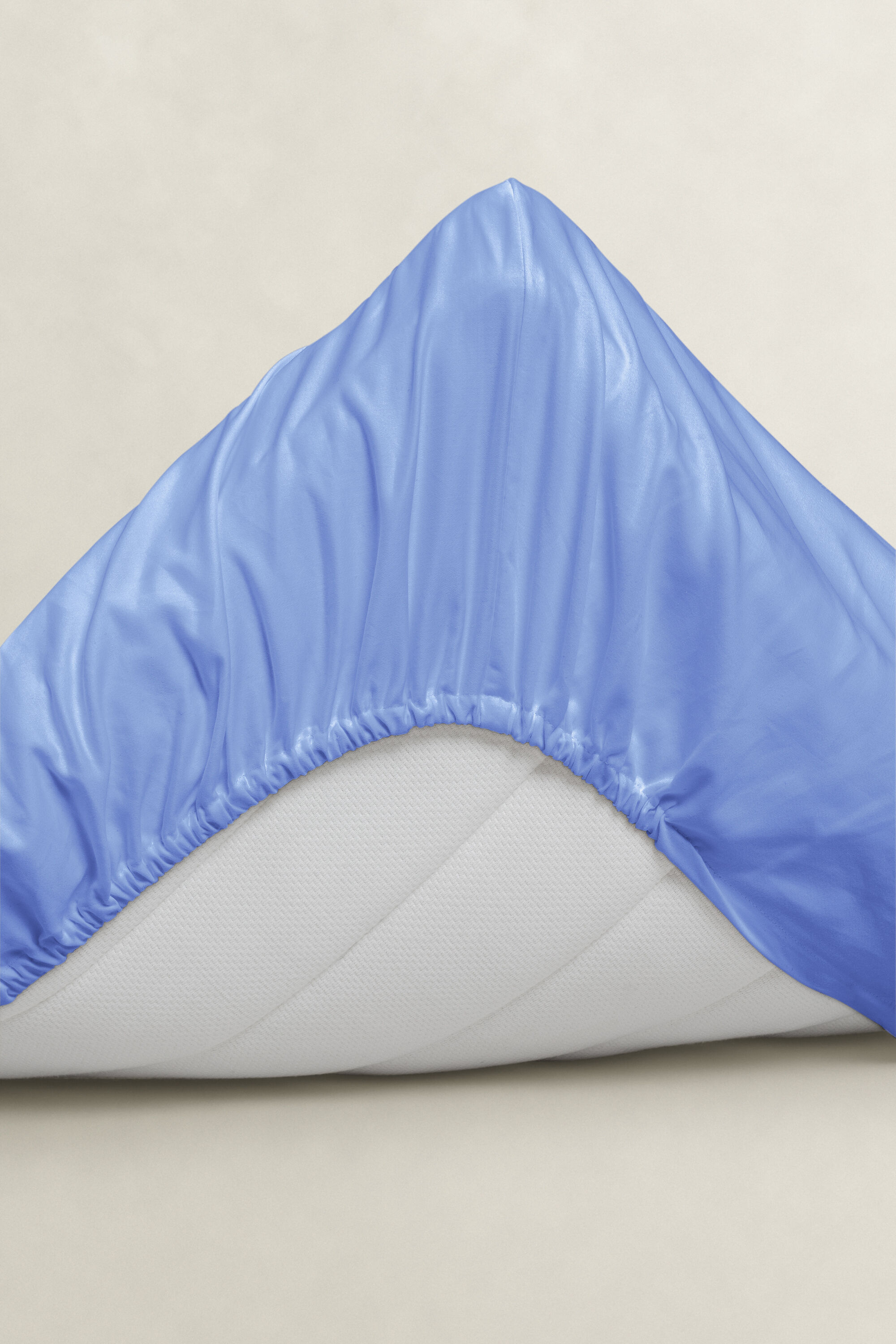 Muotoonommeltu Sateen-lakana