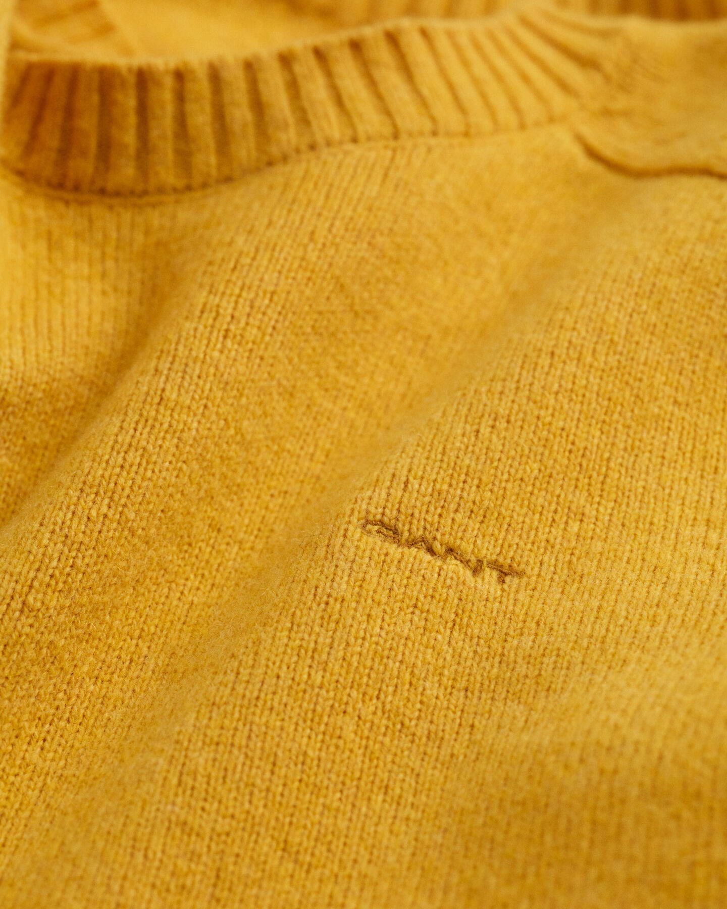 Satulahihainen villaneule, pyöreä pääntie