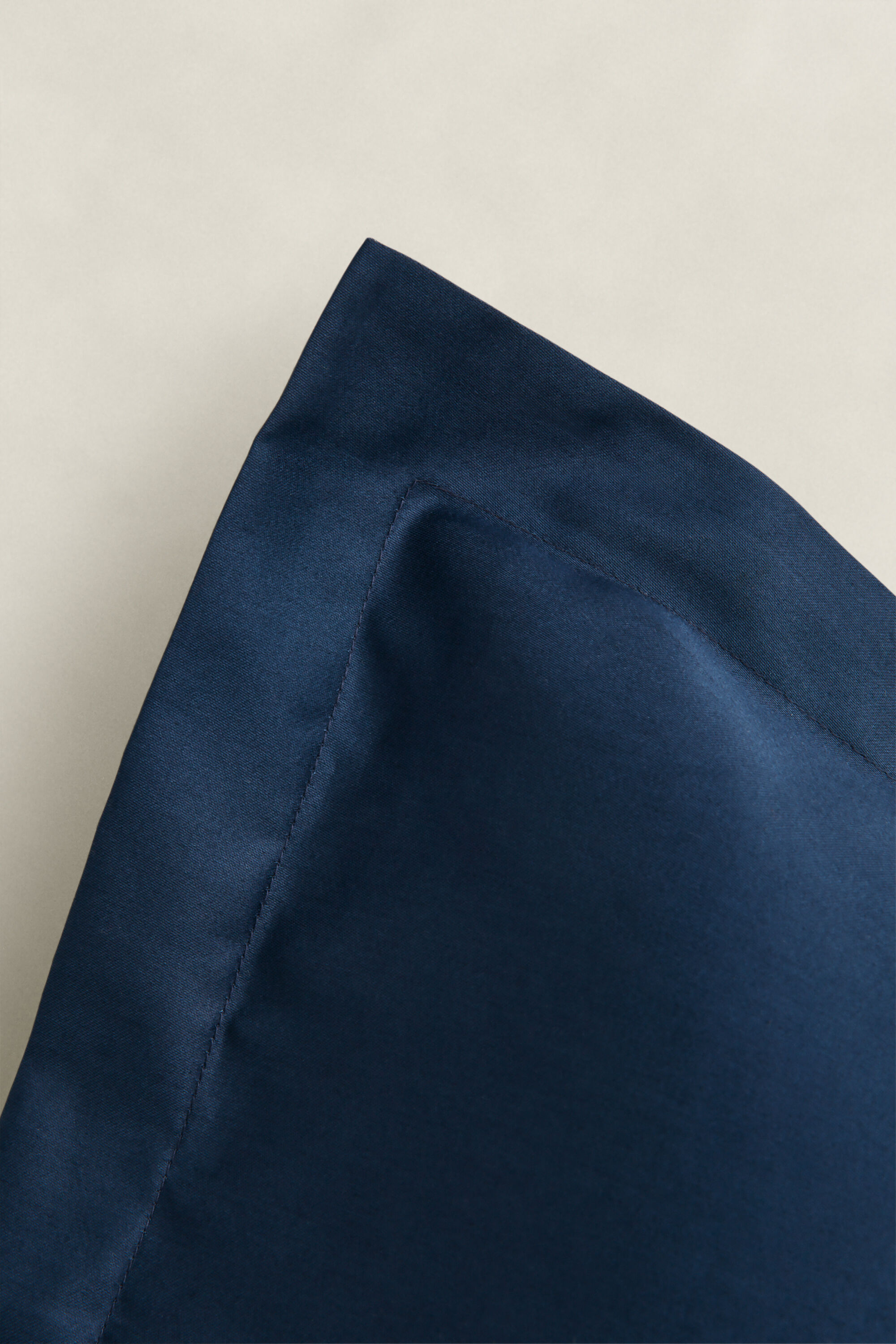 Sateen-tyynyliina
