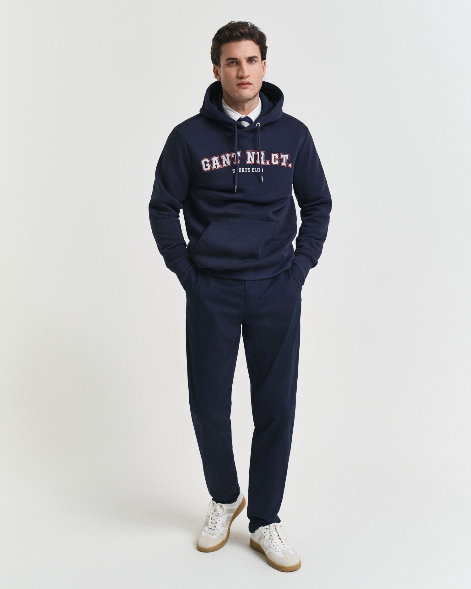 Regular fit ‑mitoitetut chinot