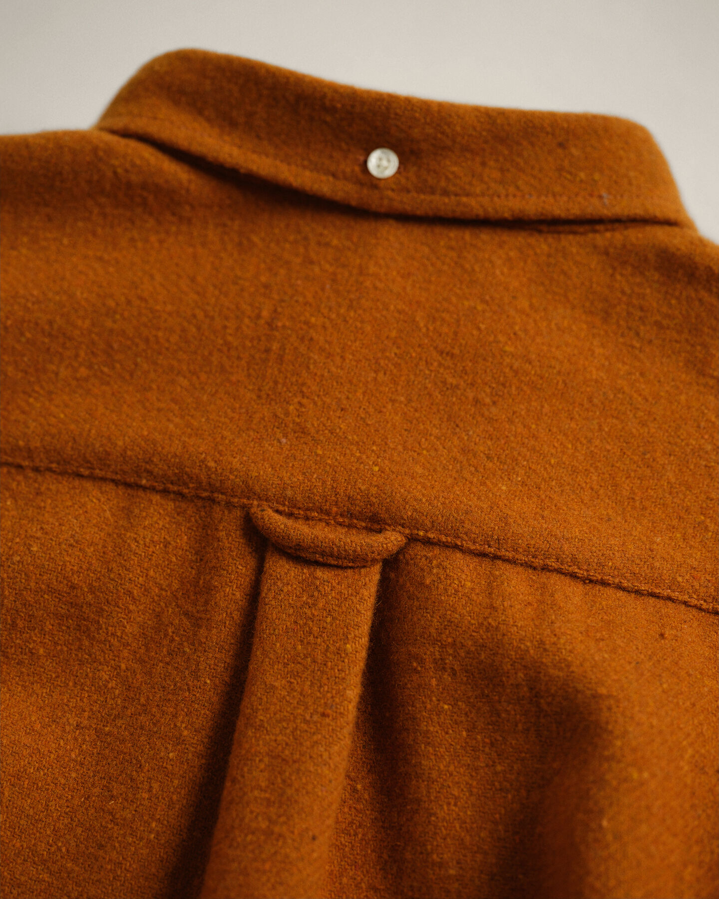 Wrangler x GANT ‑malliston relaxed fit ‑mitoitettu villakangaspaita