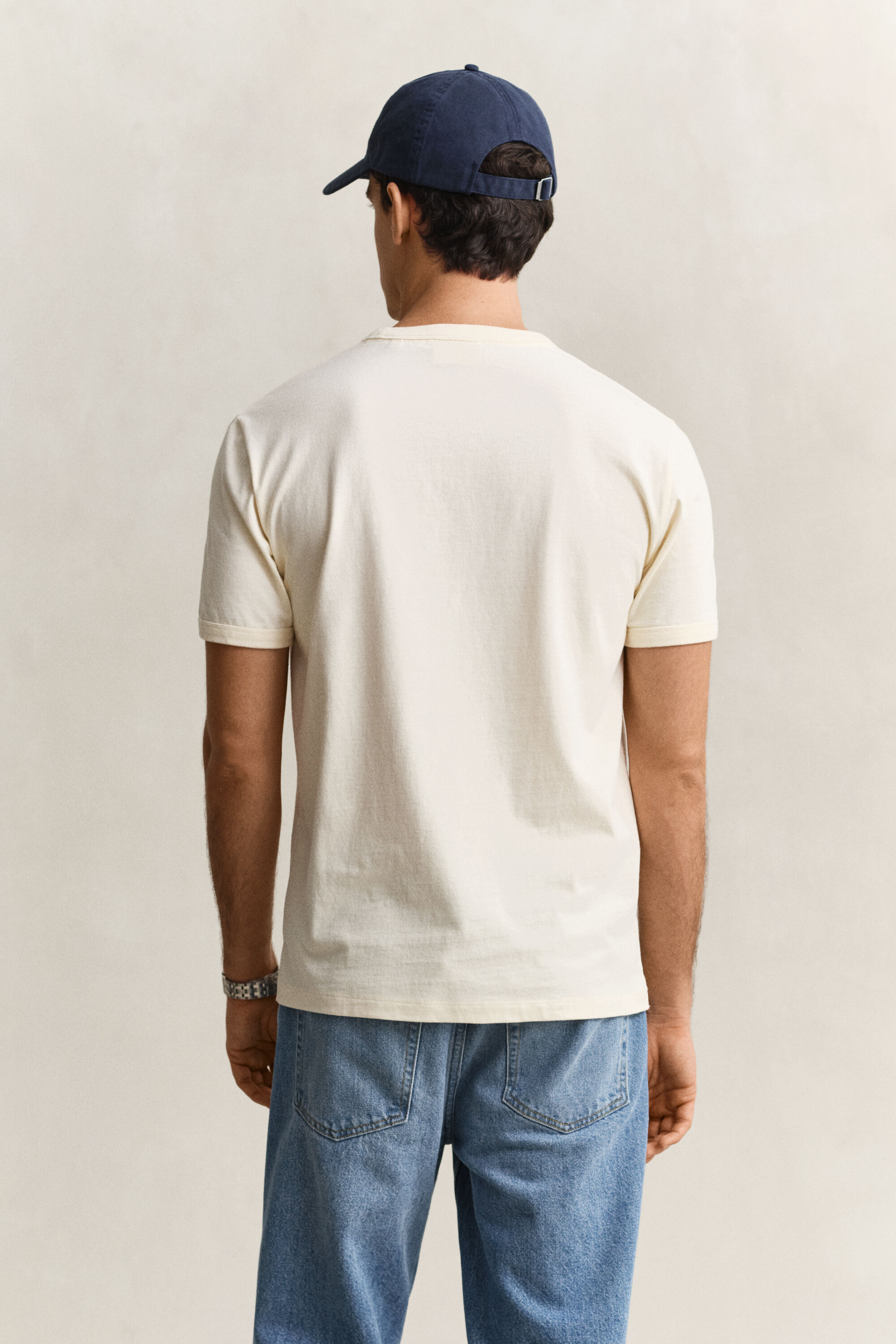 Spray-t‑paita jossa painatus