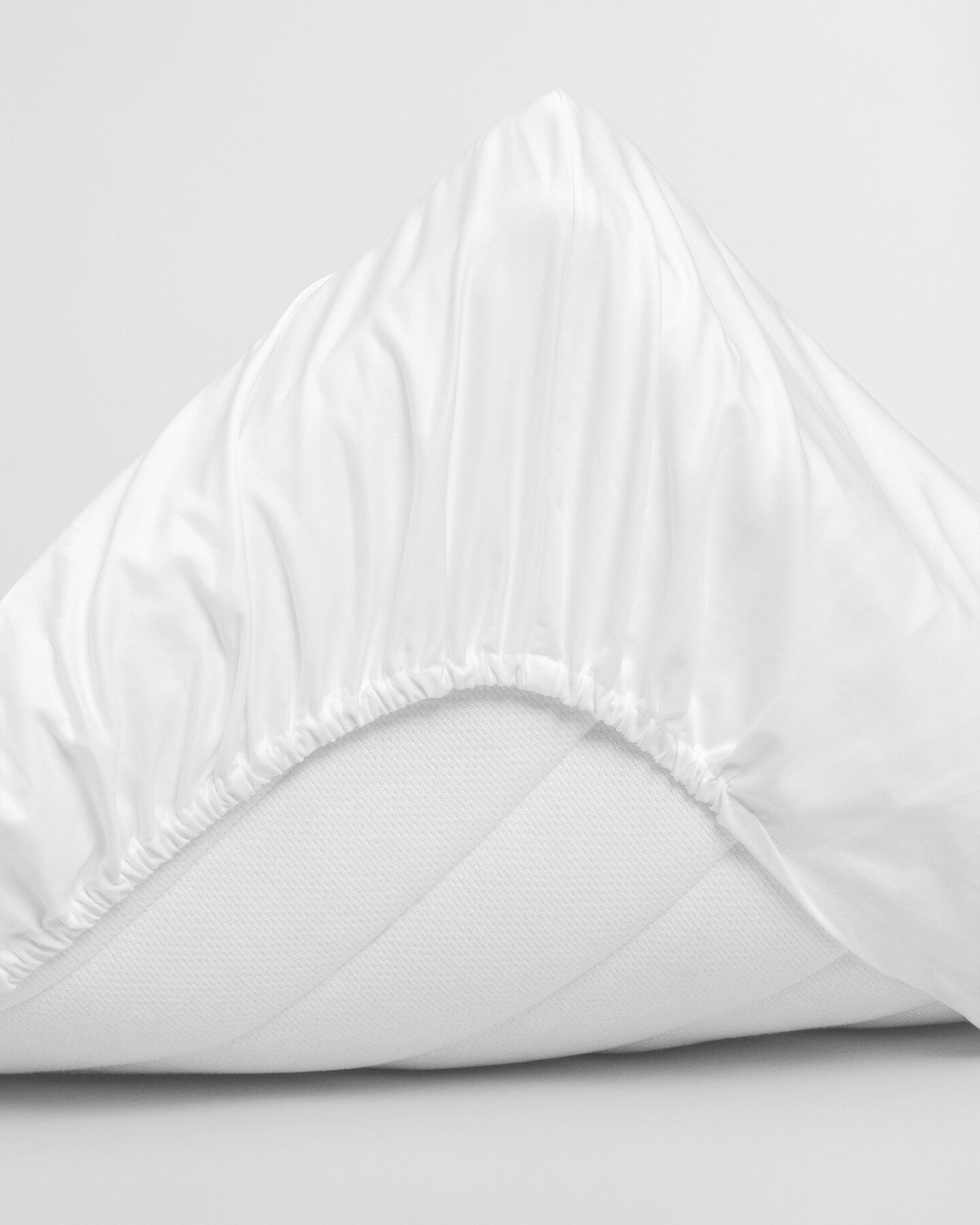 Muotoonommeltu Sateen-lakana parivuoteeseen