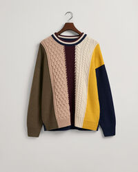 Tilkkutyylinen palmikkoneulepusero, pyöreä pääntie