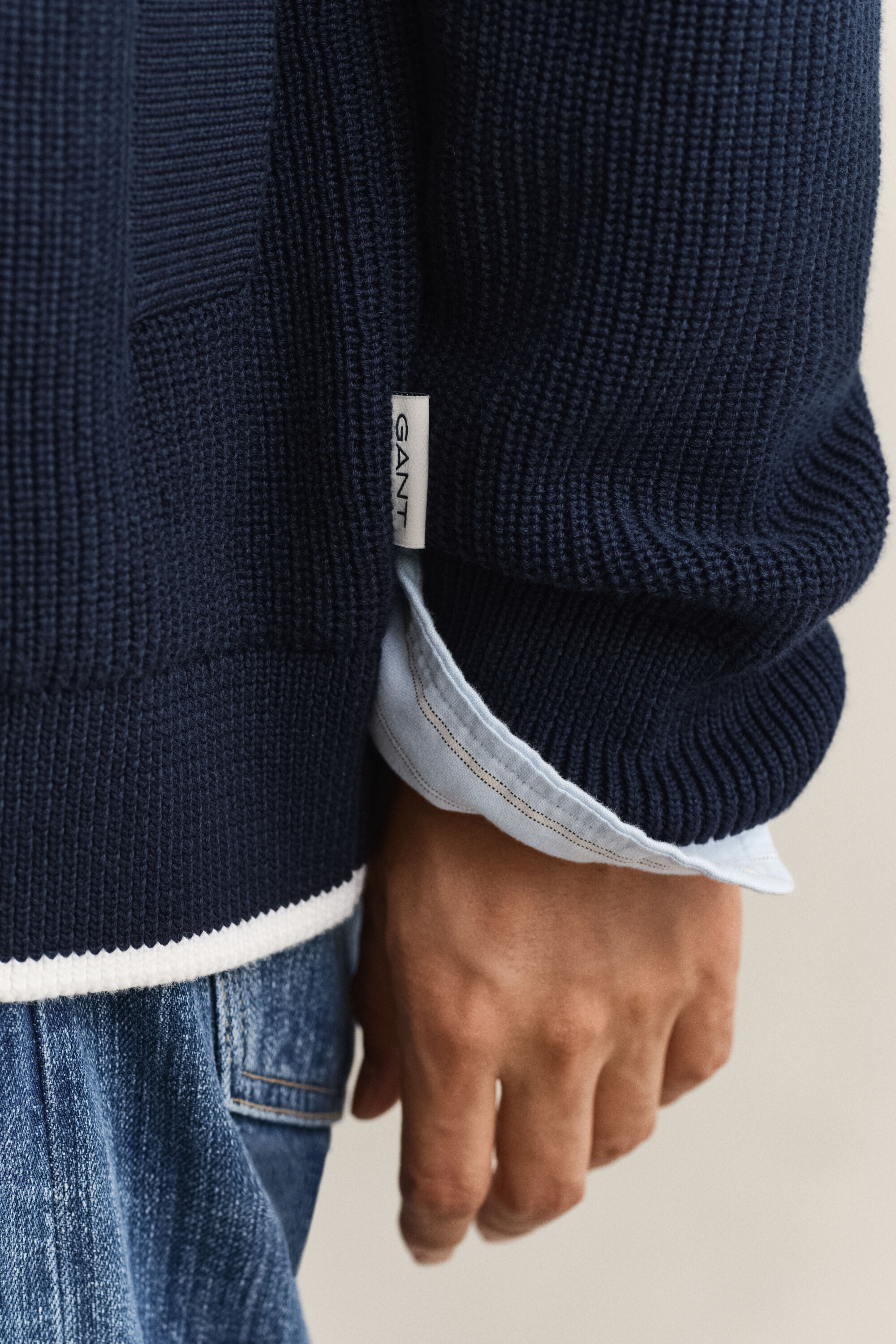 Ribbineulottu napitettu neuletakki