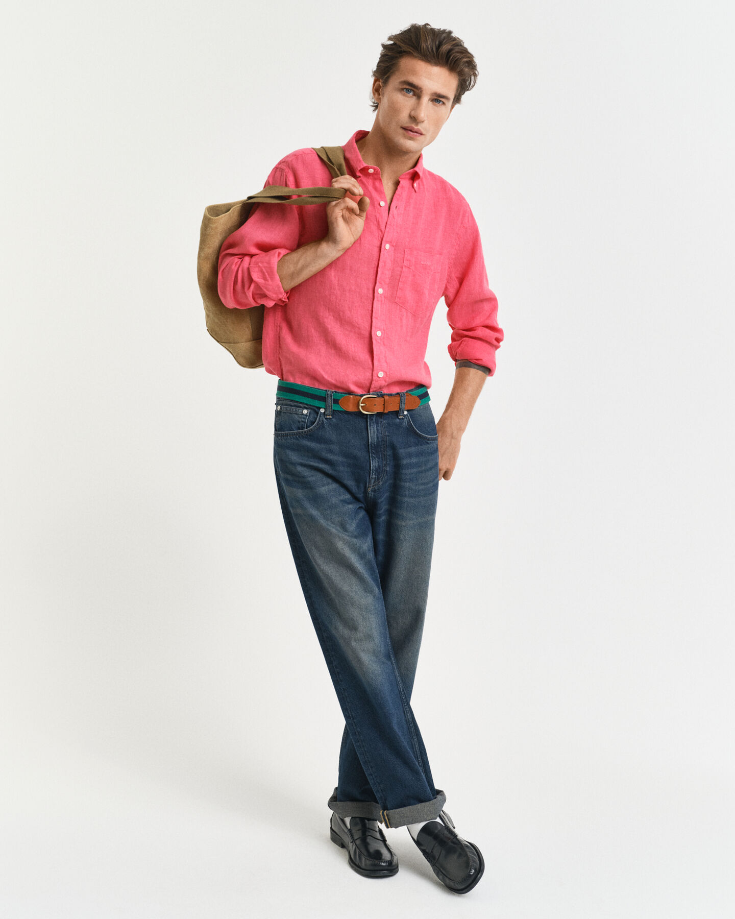 Regular fit ‑mitoitettu valmiina värjätty pellavapaita