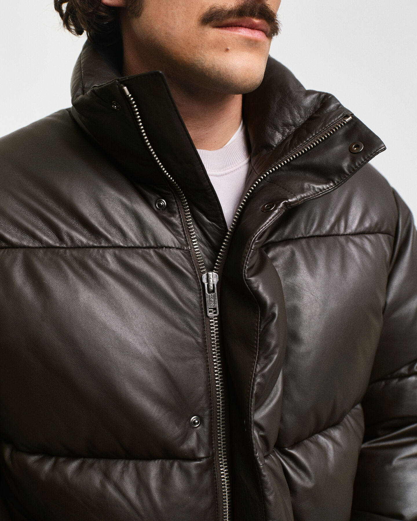 Nahkainen untuvatakki