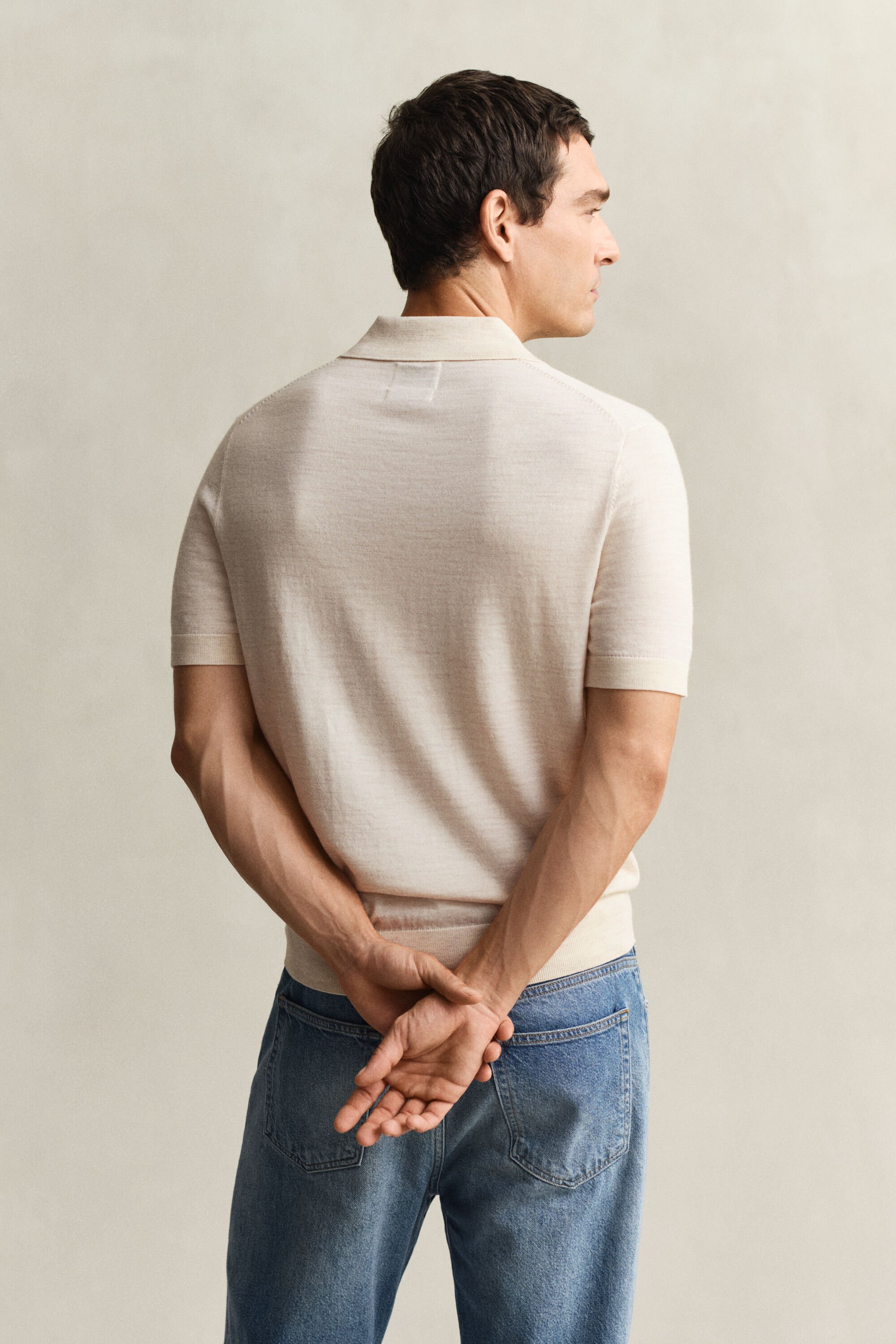 Ohut lyhythihainen merinovillapikeeneule