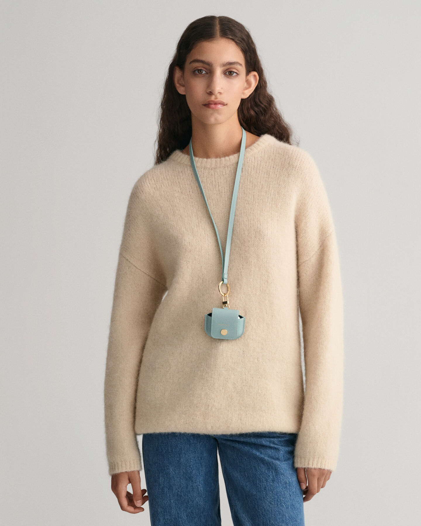 Nahkainen kaulapussi