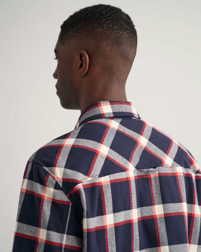 Ruudullinen flanellikankainen päällyspaita