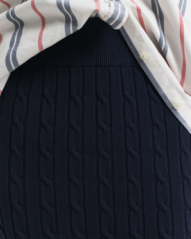 Joustopuuvillainen palmikkoneulehame