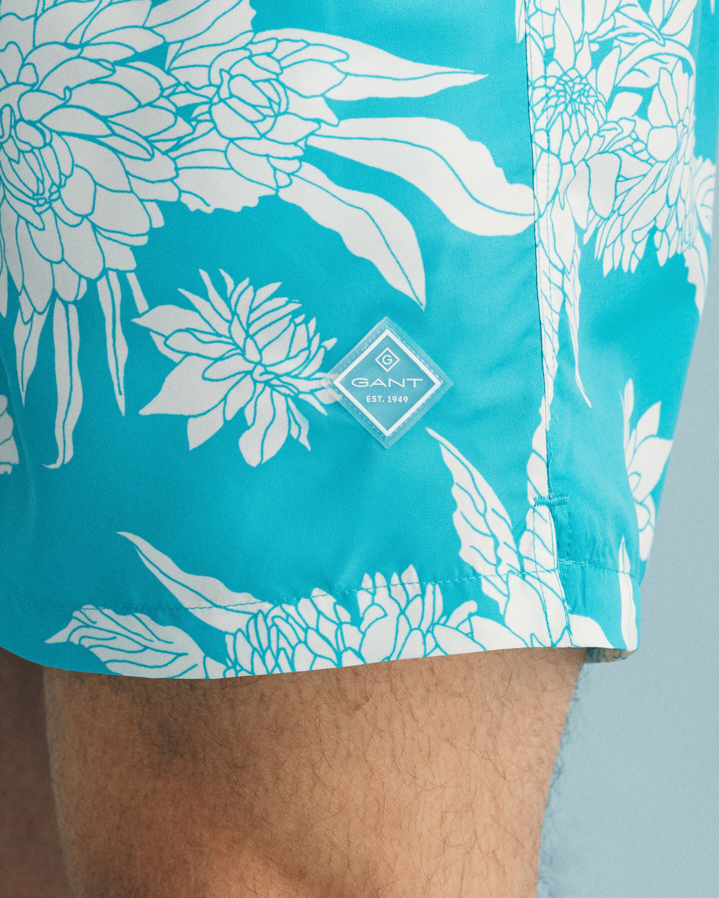 Classic&nbsp;fit ‑mitoitetut printtikuvioidut Dahlia Flower ‑uimashortsit
